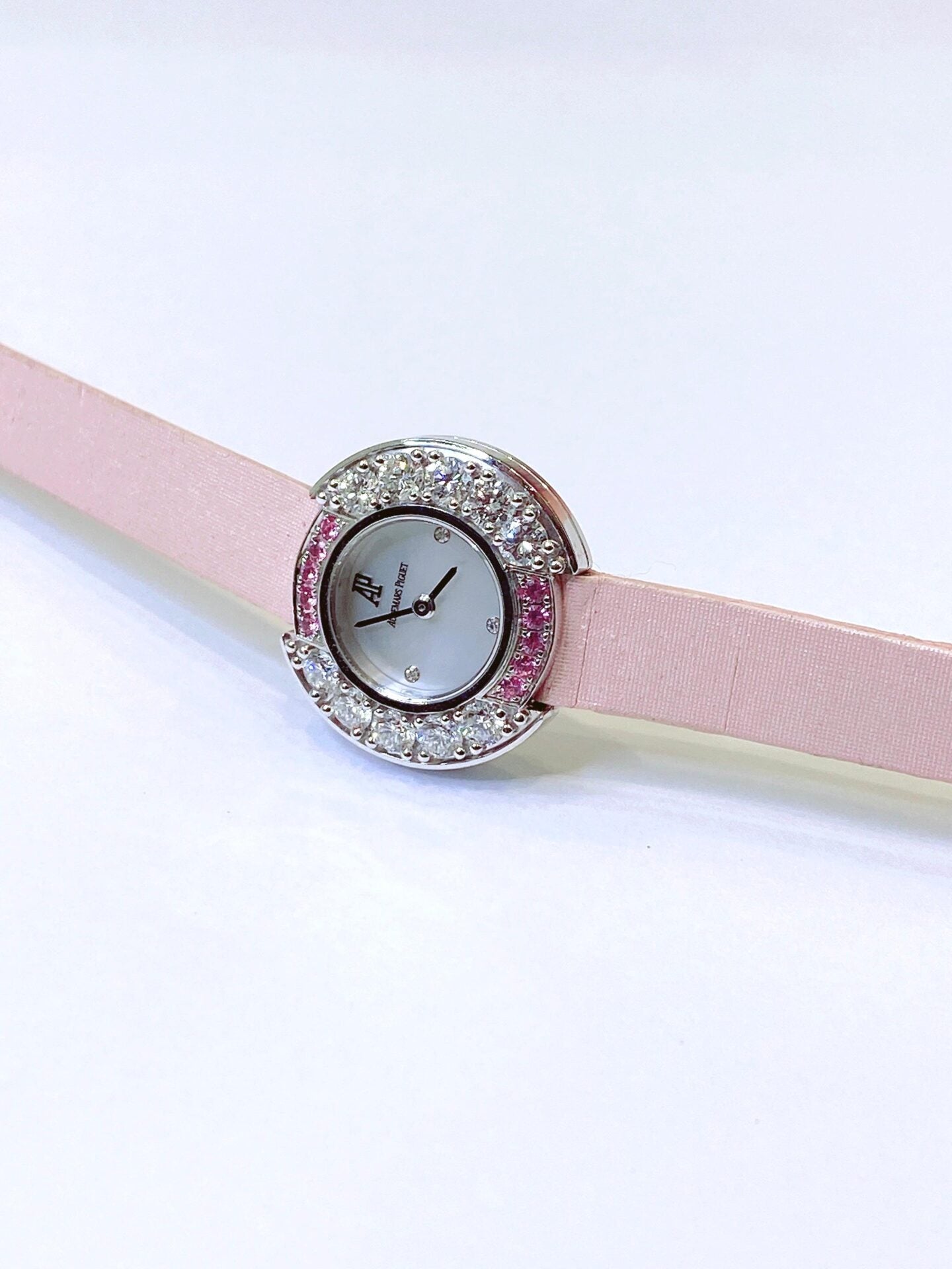 67366BC.Y.0065RA.01 VINTAGE QUARTZ WHITE GOLD DIAMOND AND PINK SAPPHIRE LADIES 21MM WATCH