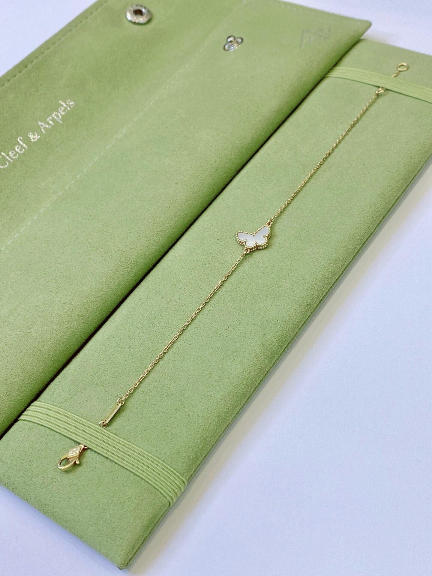 SWEET BUTTERFLY BRACELET 18K YELLOW GOLD MOTHER OF PEARL