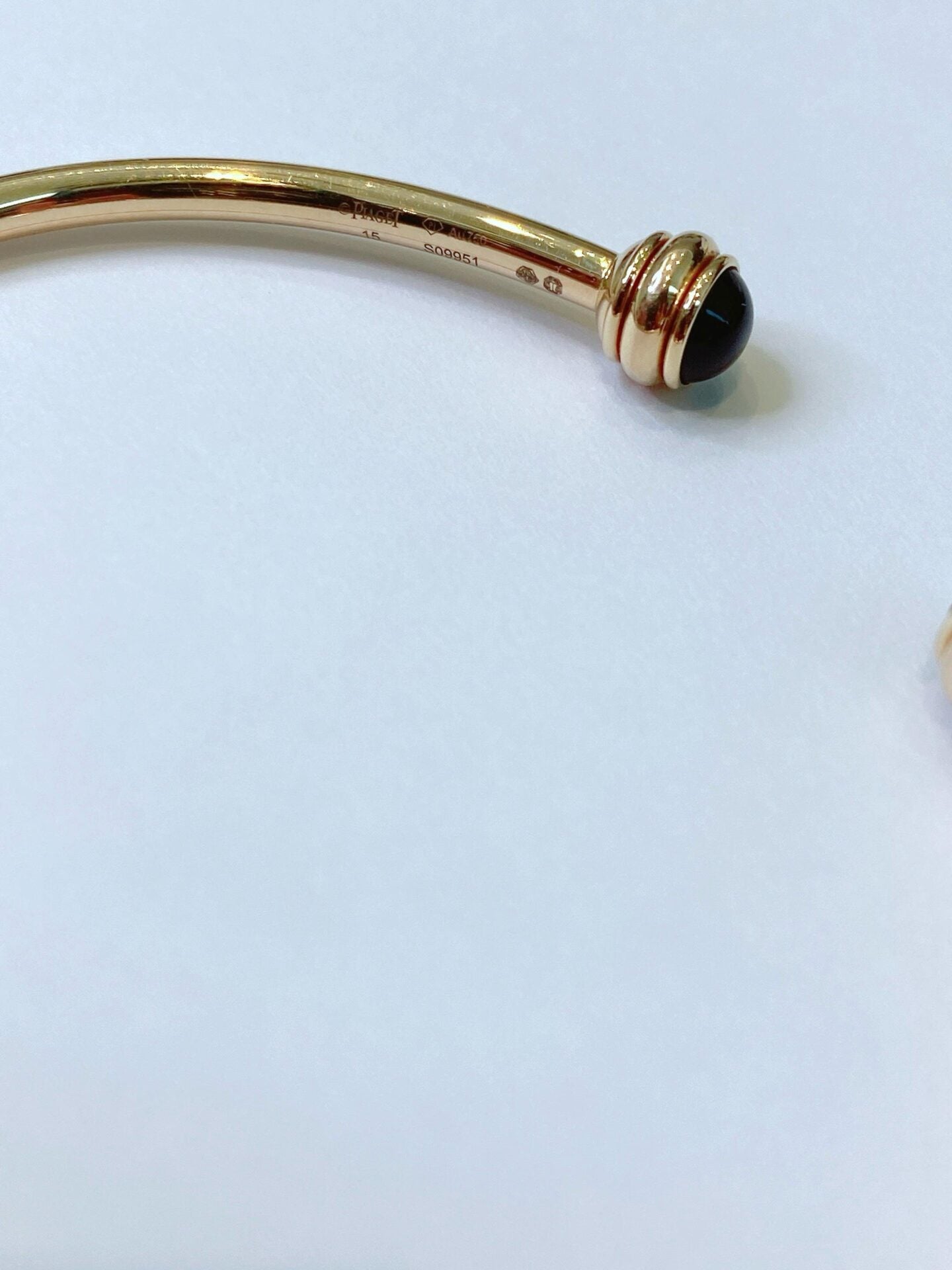 PINK GOLD ONYX POSSESSION BRACELET SIZE 15