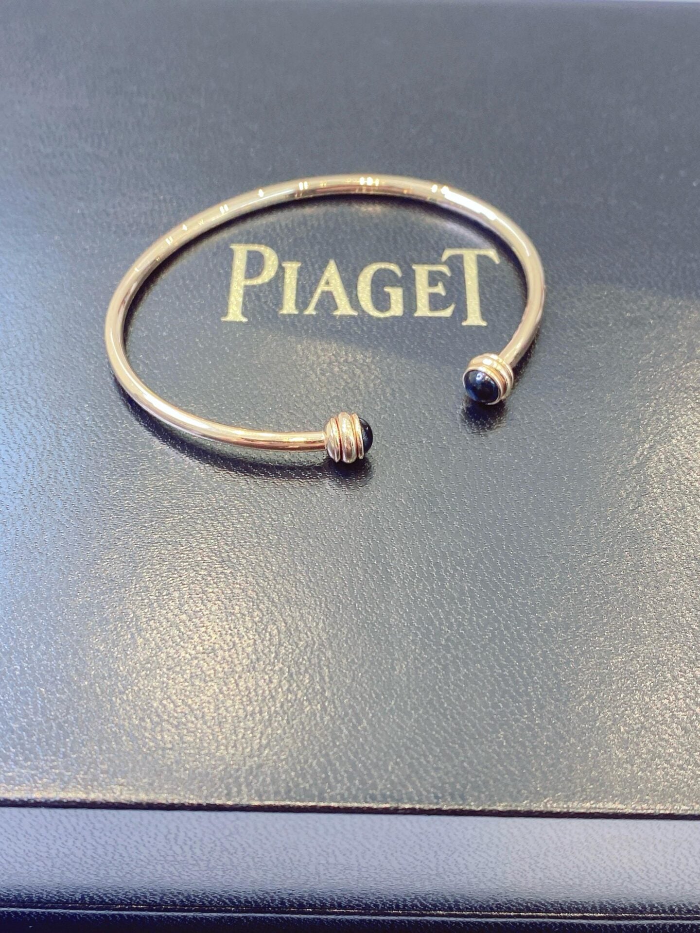 PINK GOLD ONYX POSSESSION BRACELET SIZE 15