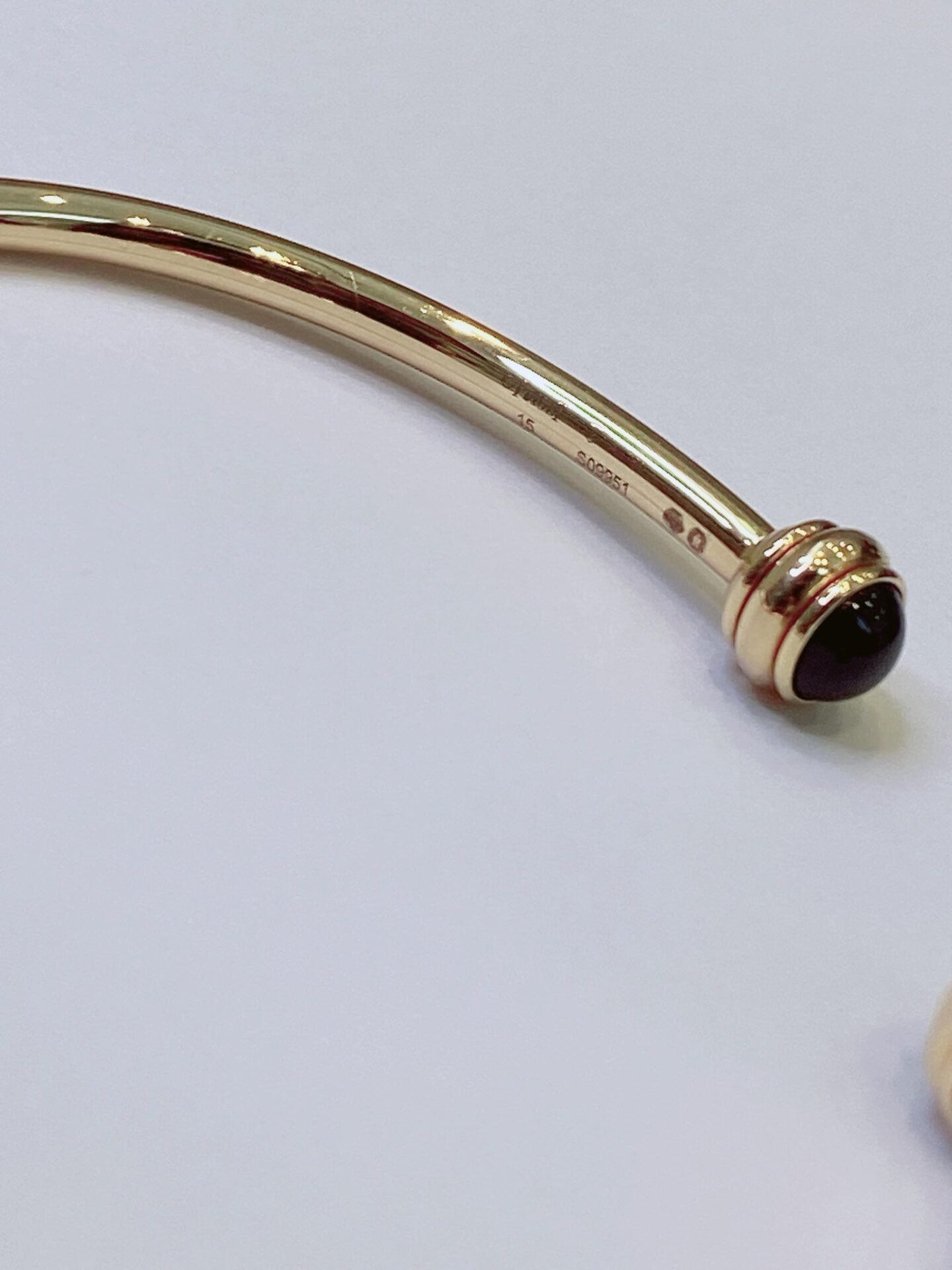 PINK GOLD ONYX POSSESSION BRACELET SIZE 15