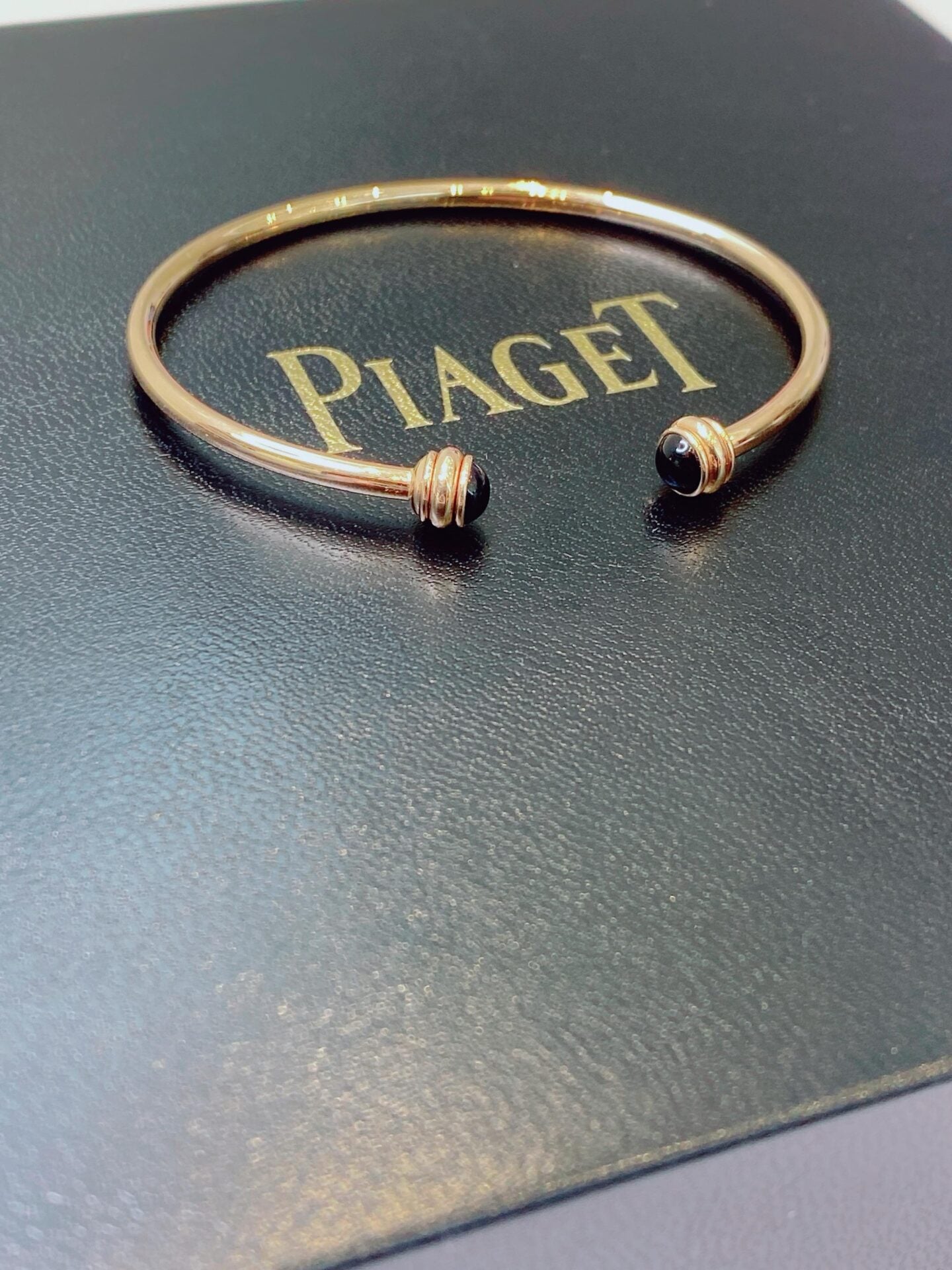 PINK GOLD ONYX POSSESSION BRACELET SIZE 15