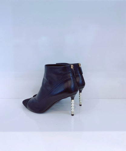 BLACK LEATHER  CC PEARL ANKLE BOOTS SIZE 38C