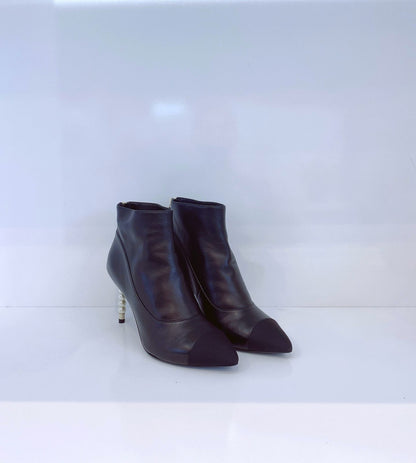 BLACK LEATHER  CC PEARL ANKLE BOOTS SIZE 38C