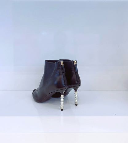 BLACK LEATHER  CC PEARL ANKLE BOOTS SIZE 38C