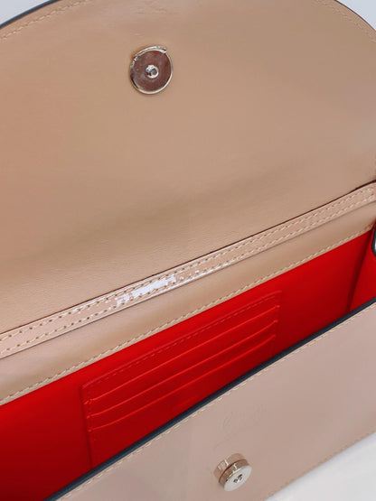 BEIGE PATENT LEATHER LOUBI 54 CHAIN CLUTCH