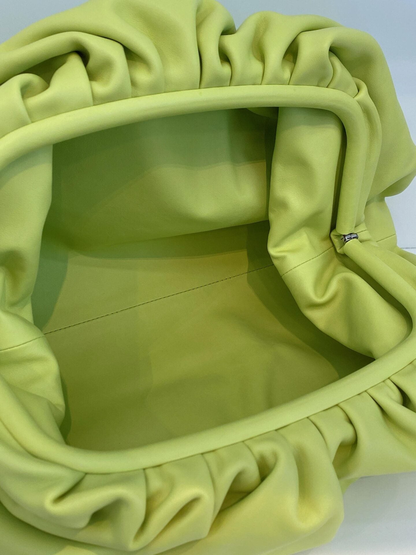 LIME GREEN THE POUCH CALFSKIN LEATHER CLUCTH