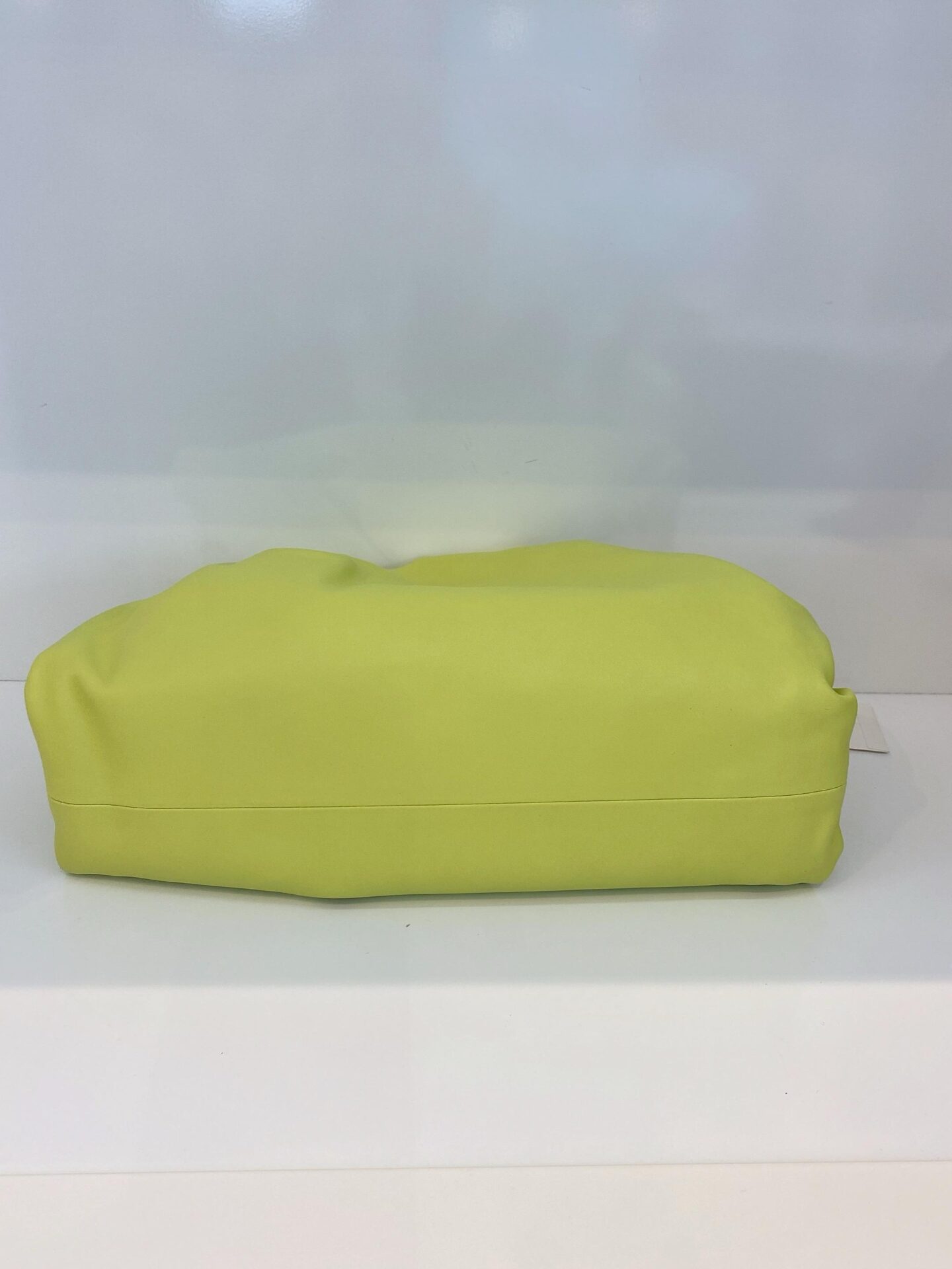 LIME GREEN THE POUCH CALFSKIN LEATHER CLUCTH