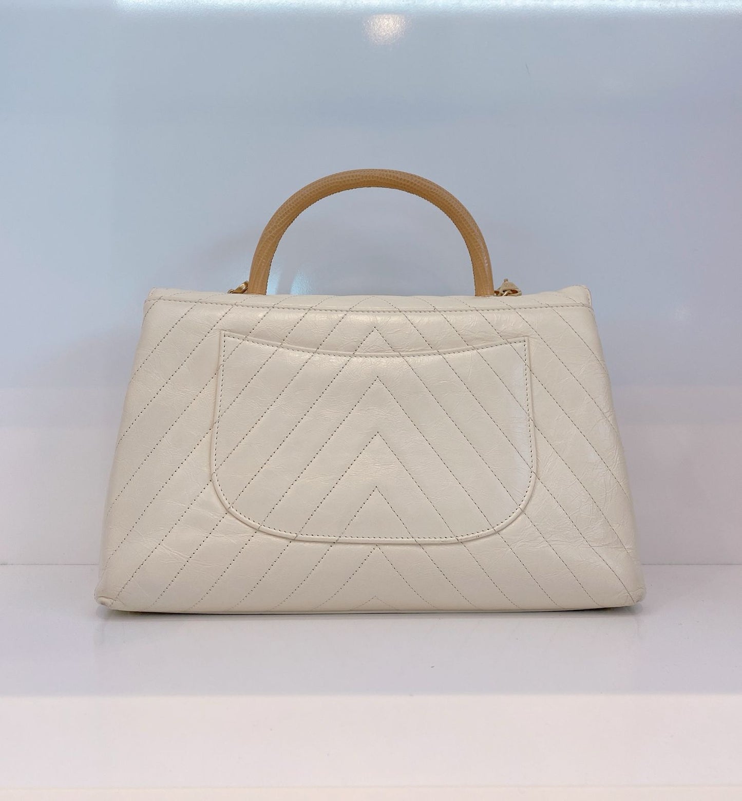 LIZARD COCO TOP HANDLE BAG CHEVRON IN WHITE QUILTED LEATHER