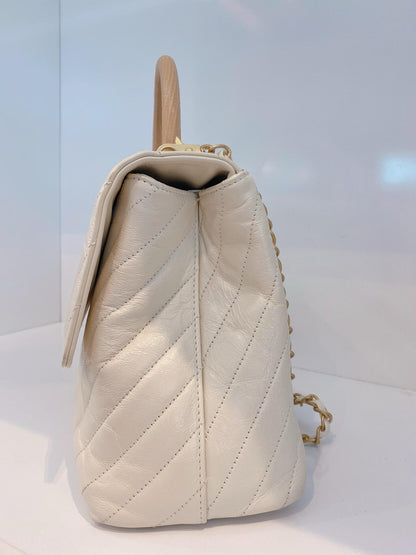LIZARD COCO TOP HANDLE BAG CHEVRON IN WHITE QUILTED LEATHER