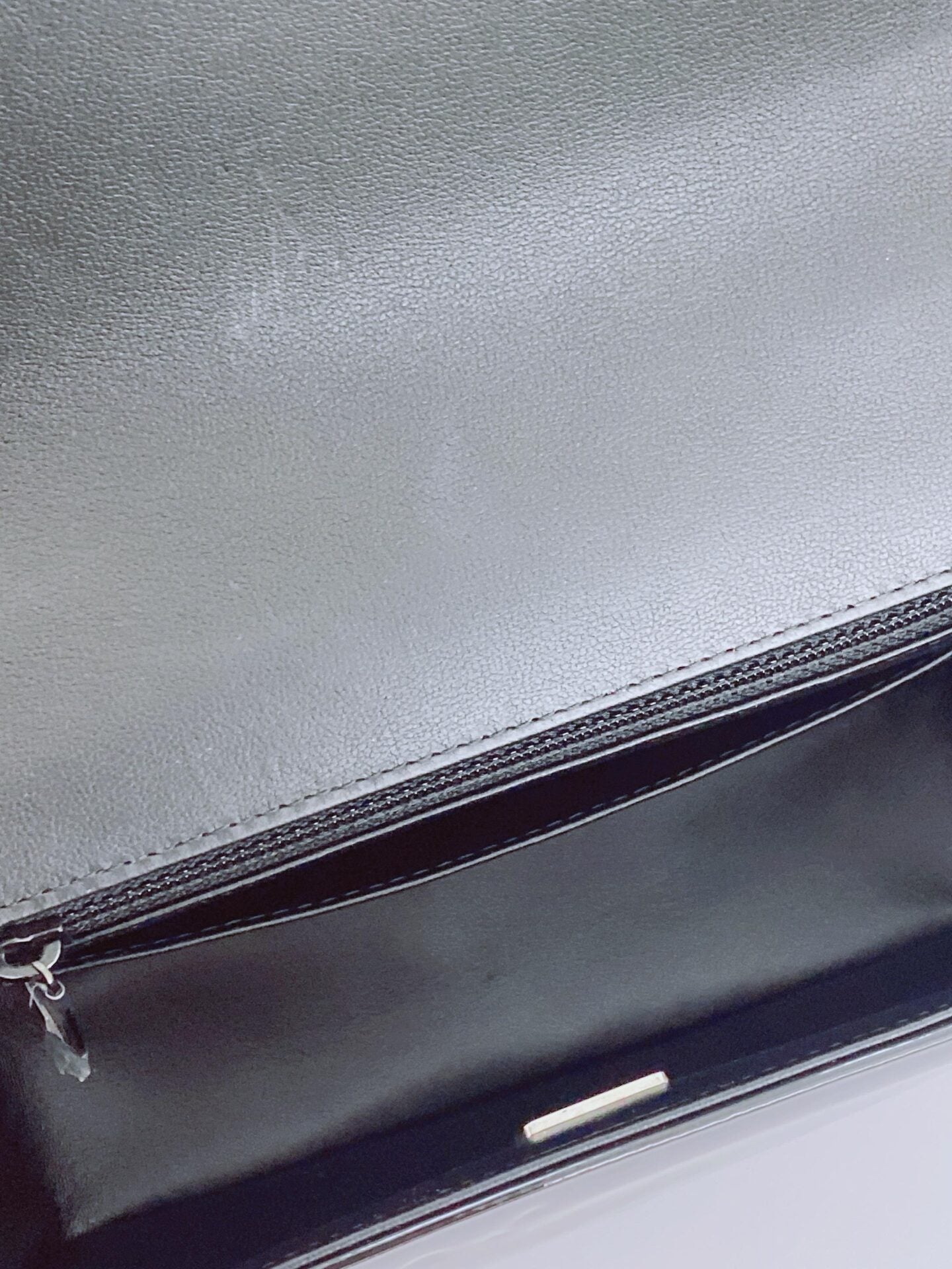 BLACK PATENT CALFSKIN SMALL CAMELLIA SINGLE FLAP BAG