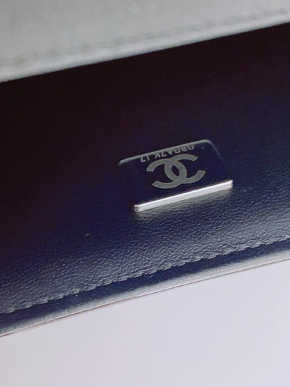 BLACK PATENT CALFSKIN SMALL CAMELLIA SINGLE FLAP BAG