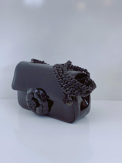 BLACK PATENT CALFSKIN SMALL CAMELLIA SINGLE FLAP BAG