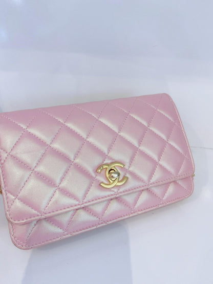 PINK IRIDESCENT LAMBSKIN LEATHER WITH PEARL IMMITATIONS WALLET ON CHAIN