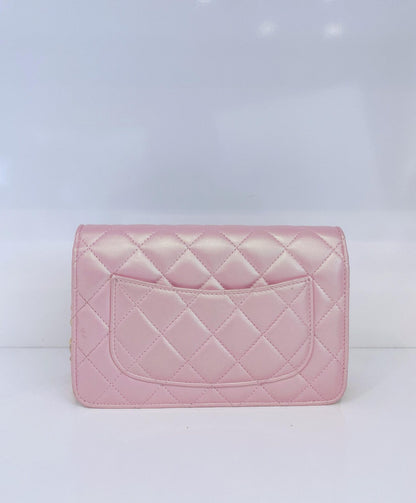 PINK IRIDESCENT LAMBSKIN LEATHER WITH PEARL IMMITATIONS WALLET ON CHAIN