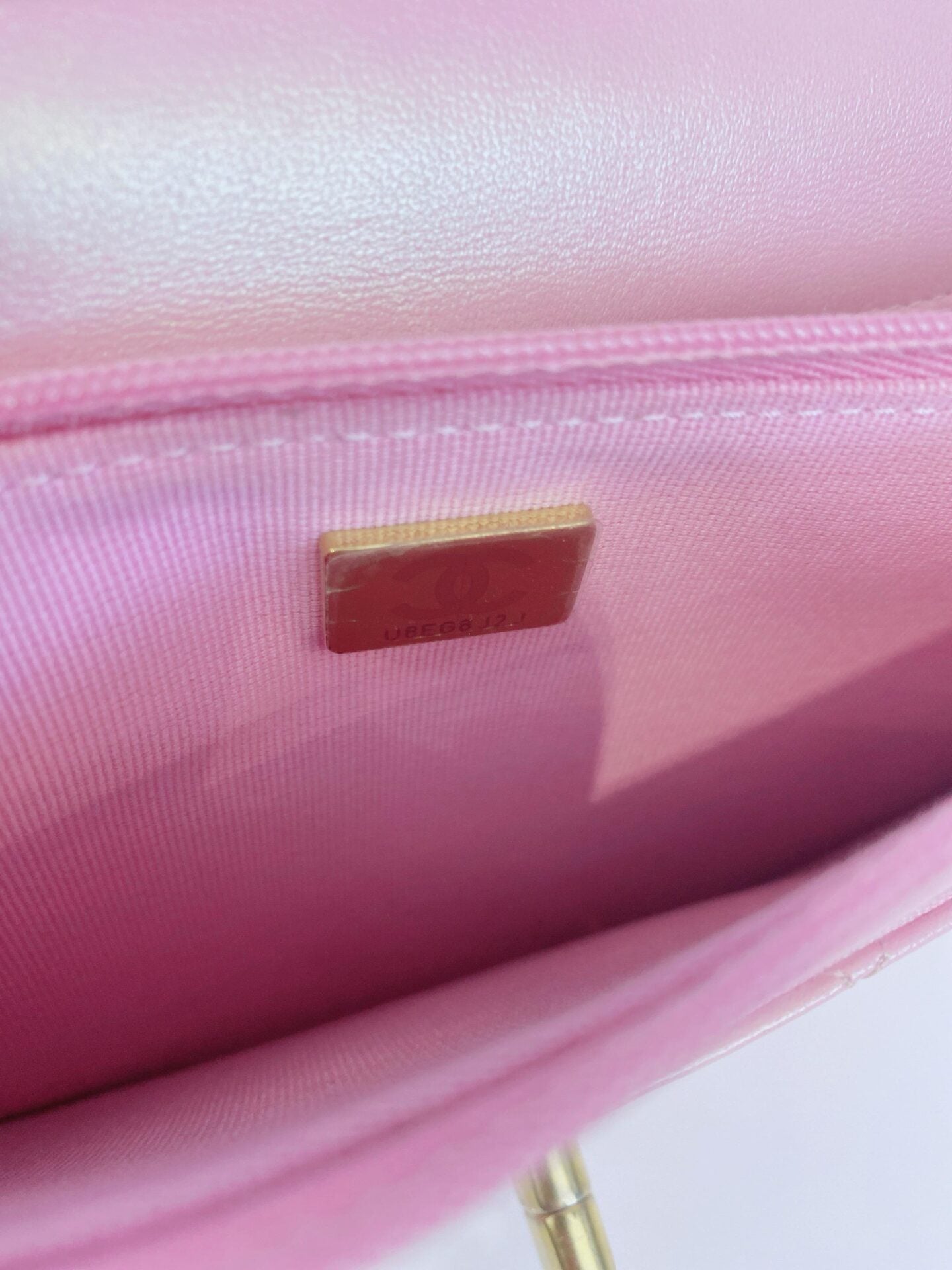 PINK IRIDESCENT LAMBSKIN LEATHER WITH PEARL IMMITATIONS WALLET ON CHAIN