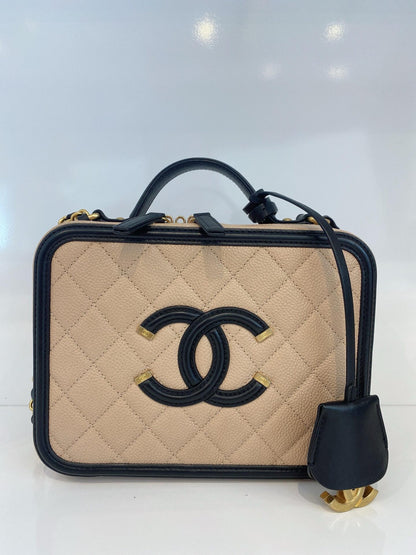 BEIGE BLACK CAVIAR QUILTED LEATHER MEDIUM CC FILIGREE VANITY CASE