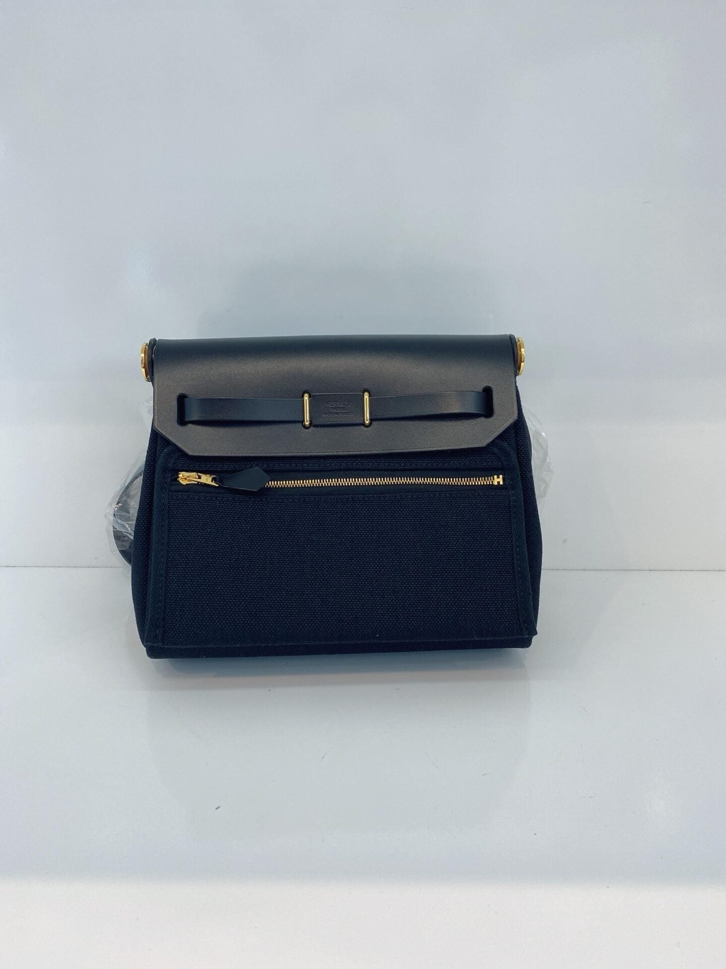 HERBAG ZIP 20 MINI BLACK TOILE MILITAIRE CANVAS AND BLACK VACHE HUNTER GOLD HARDWARE