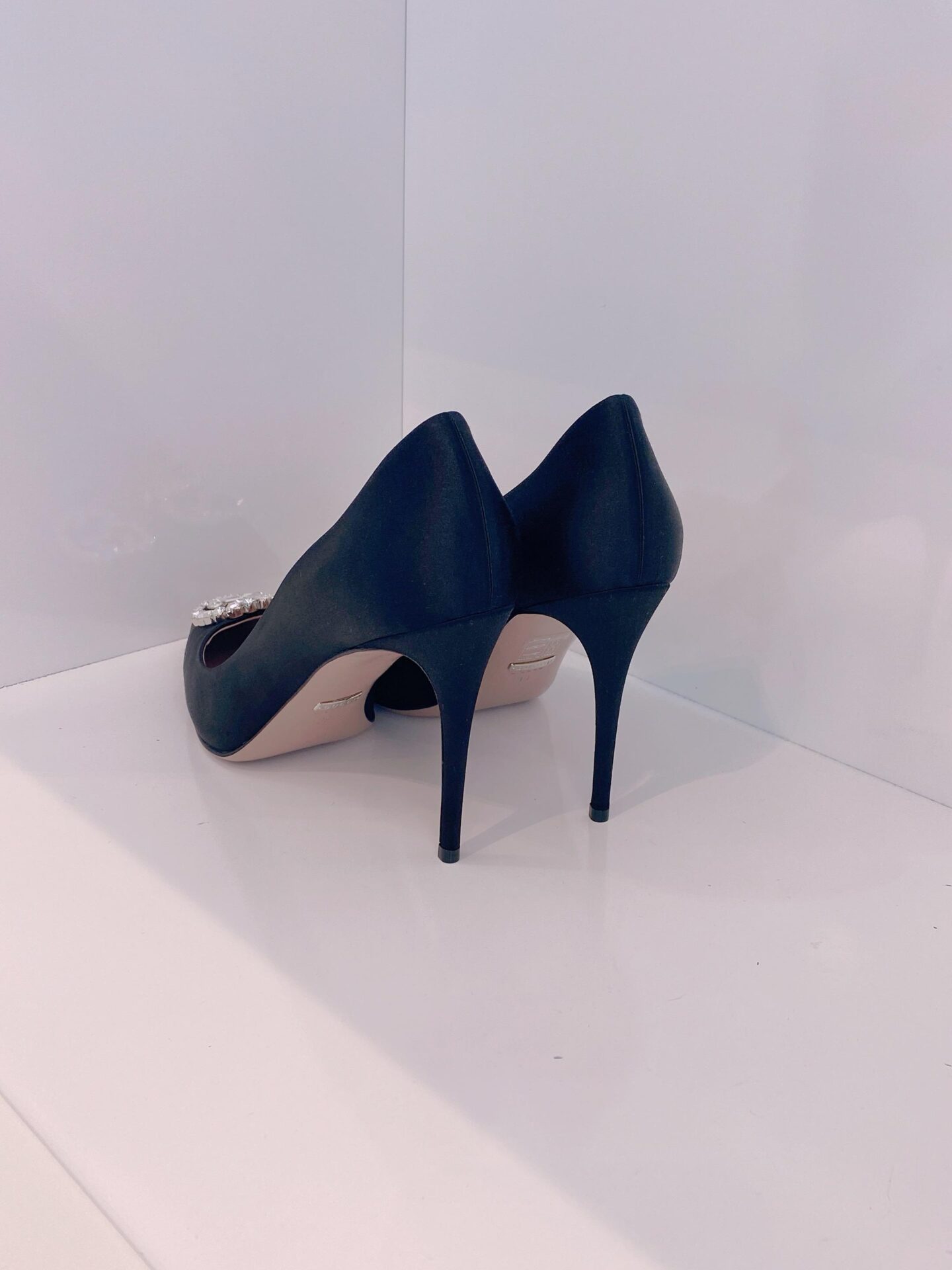 BLACK SATIN GG CRYSTAL POINTED TOE PUMPS 39