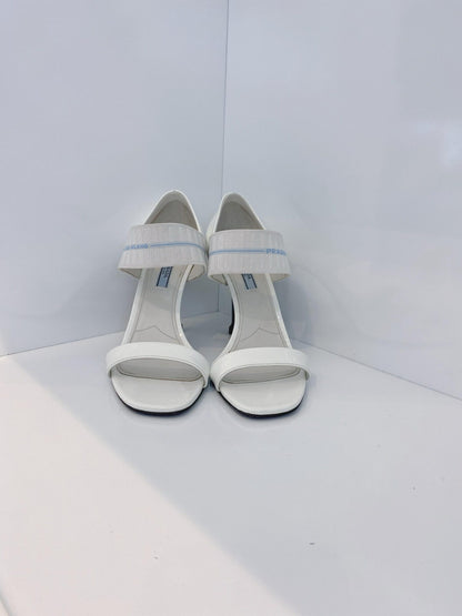 WHITE PATENT LEATHER ELASTIC STRAP OPEN TOE PUMPS 40