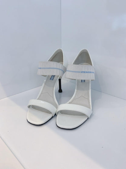 WHITE PATENT LEATHER ELASTIC STRAP OPEN TOE PUMPS 40