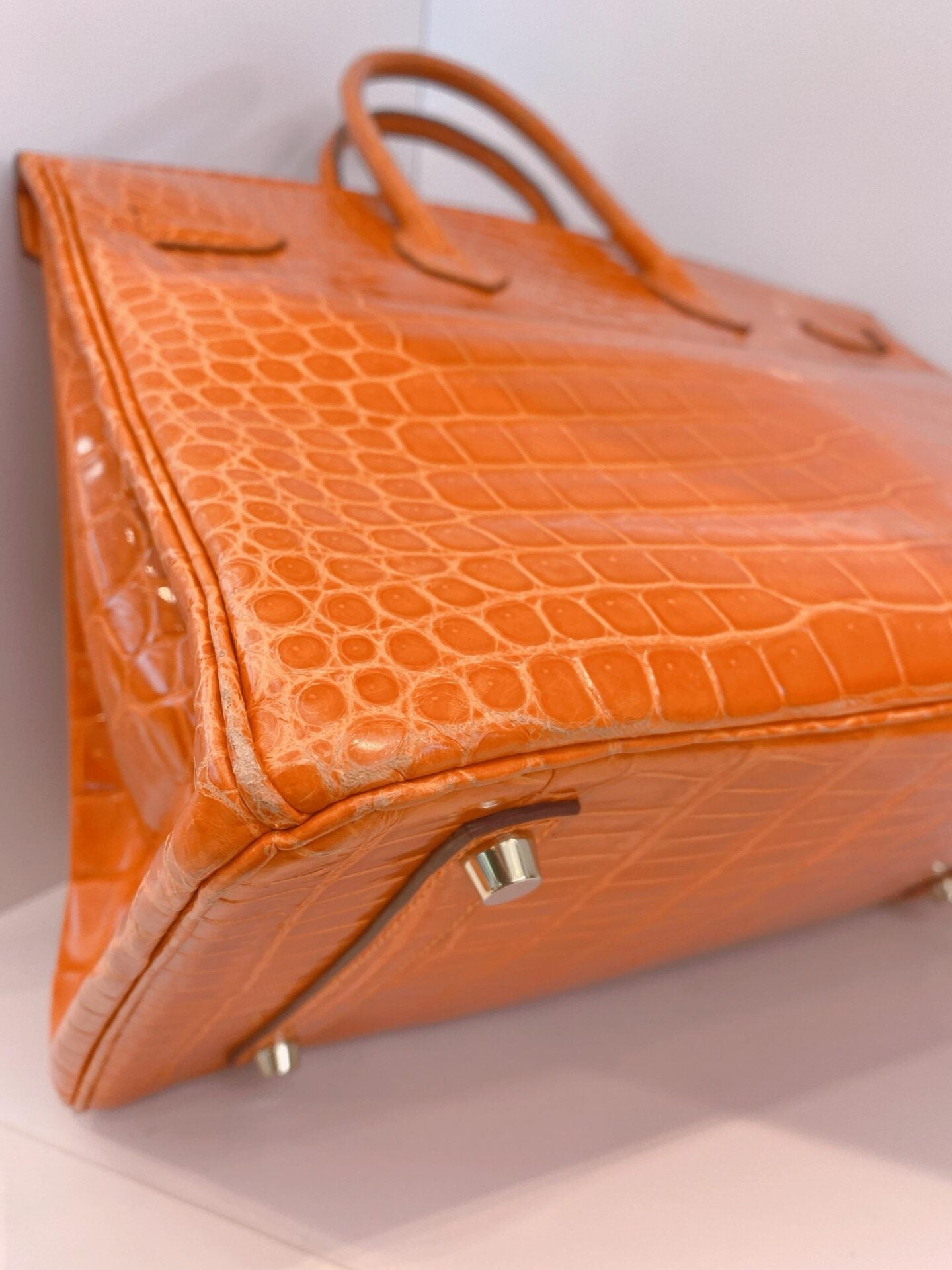 FEU ORANGE SHINY POROSUS CROCODILE BIRKIN 35 GOLD HARDWARE