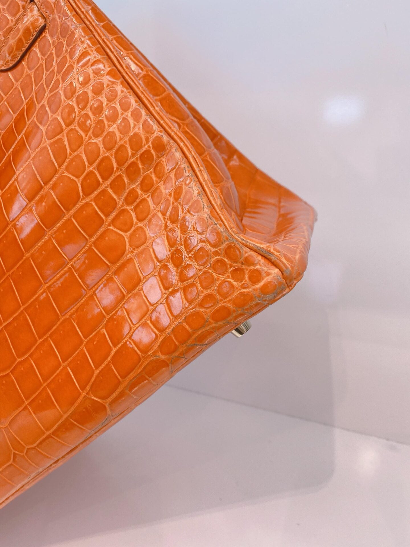 FEU ORANGE SHINY POROSUS CROCODILE BIRKIN 35 GOLD HARDWARE