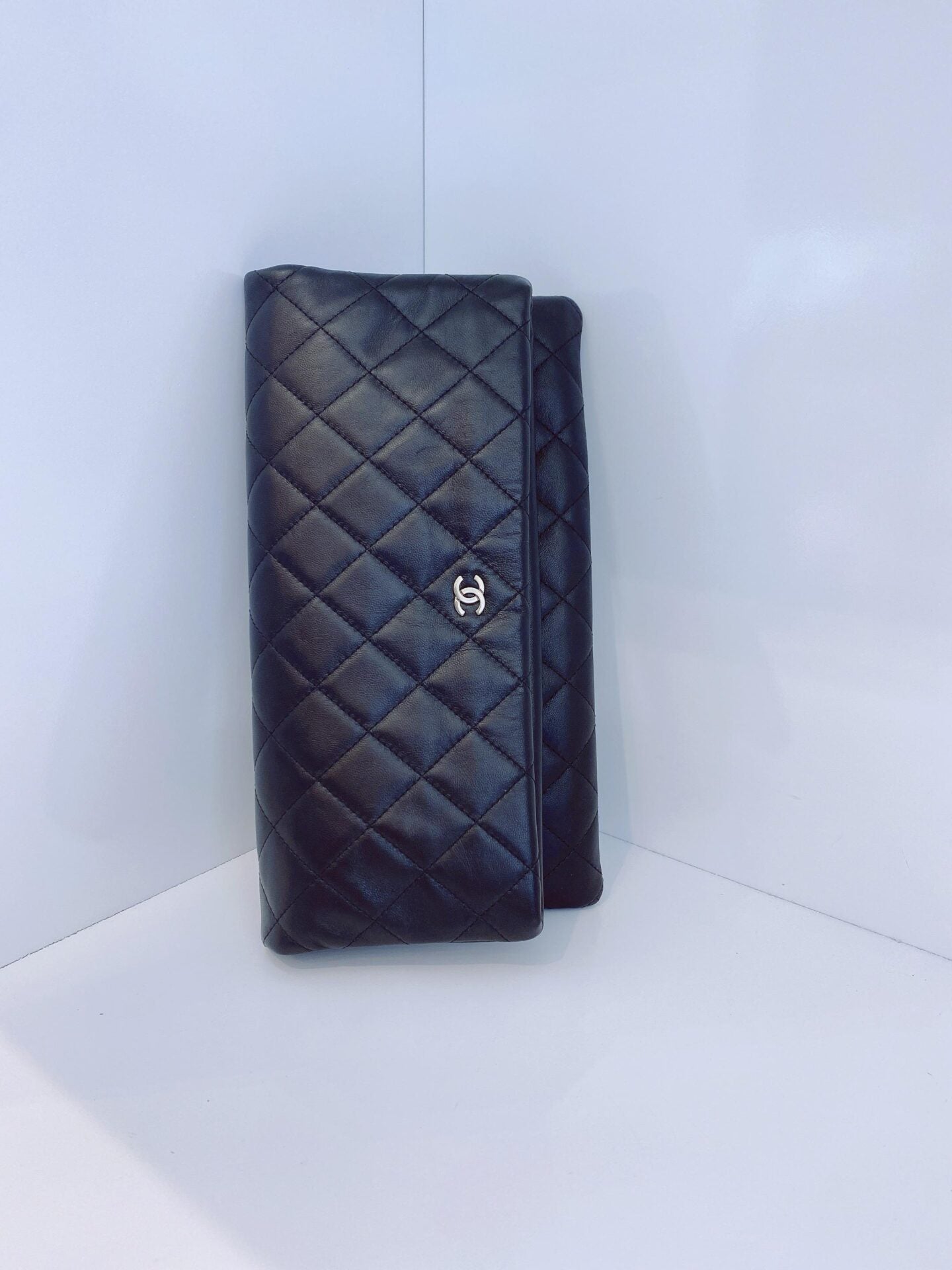 BLACK QUILTED LEATHER FOLD OVER CLUTCH