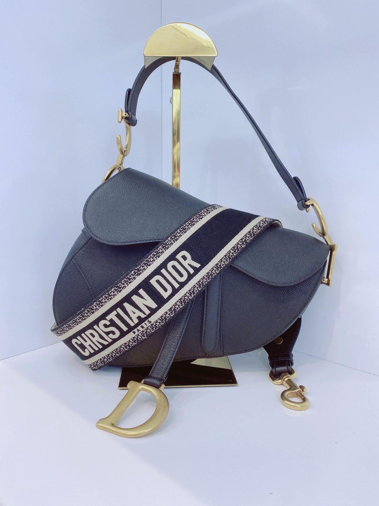 BLACK GRAINED LEATHER MEDIUM SADDLE BAG WITH STRAP