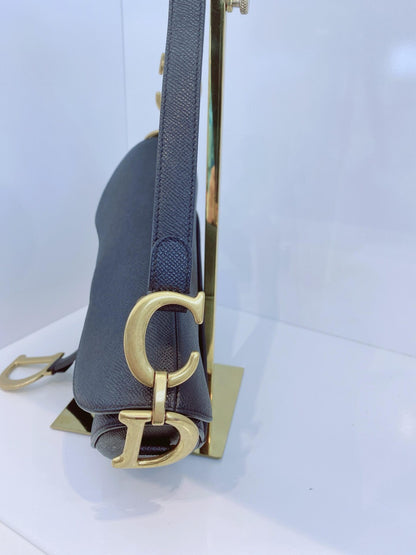 BLACK GRAINED LEATHER MEDIUM SADDLE BAG WITH STRAP