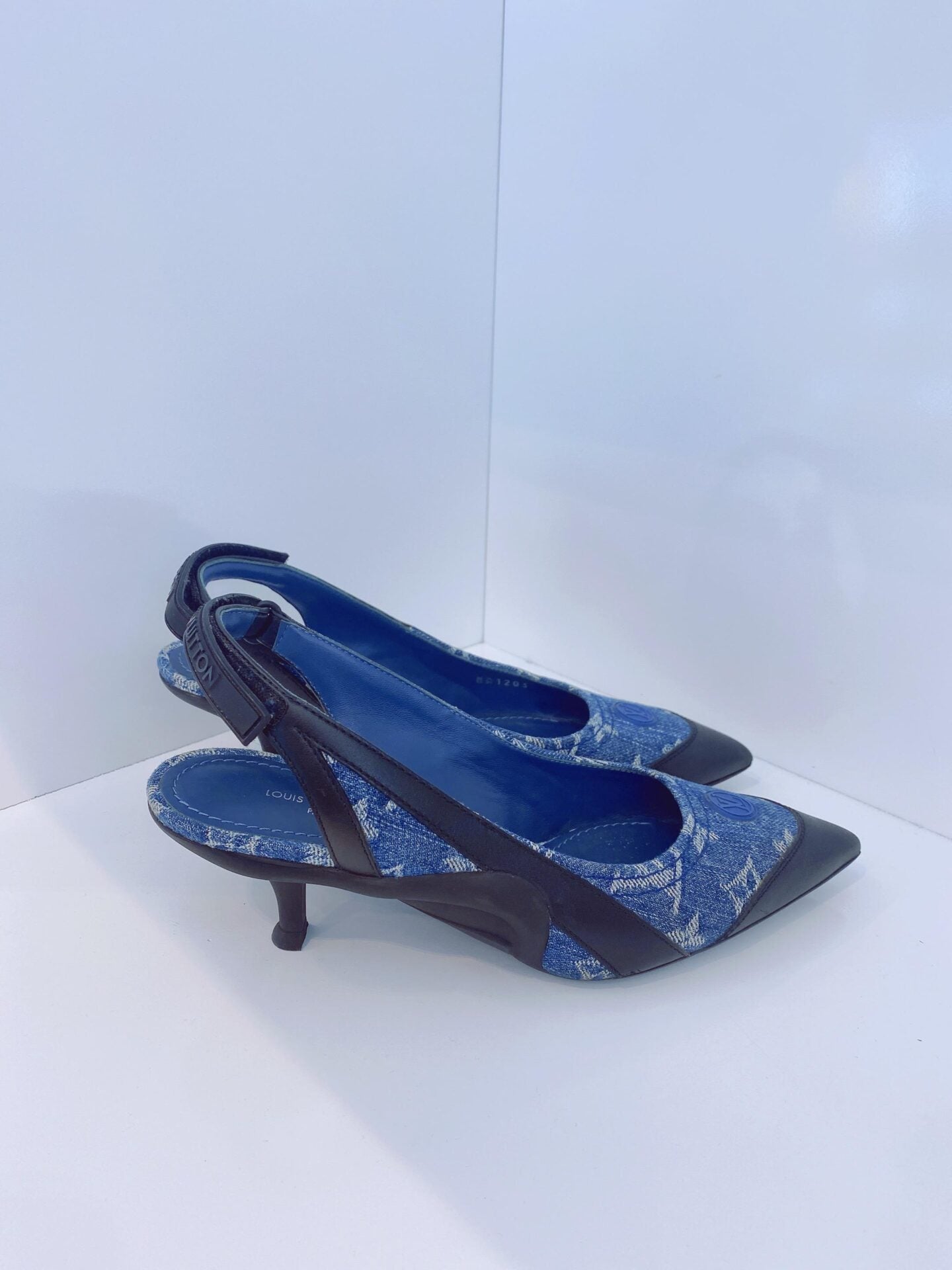 DENIM BLUE MONOGRAM BLACK CALF LEATHER ARCHLIGHT SLINGBACK PUMPS 37