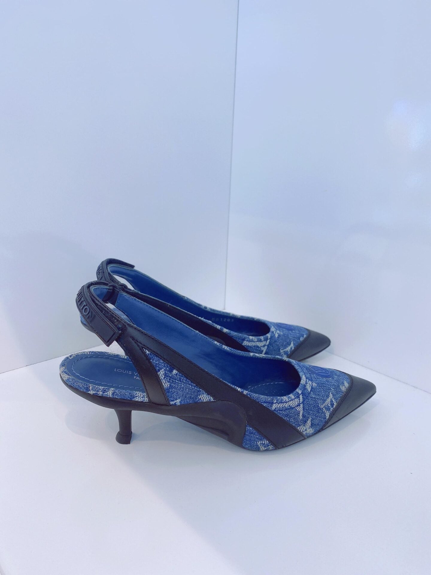 DENIM BLUE MONOGRAM BLACK CALF LEATHER ARCHLIGHT SLINGBACK PUMPS 37