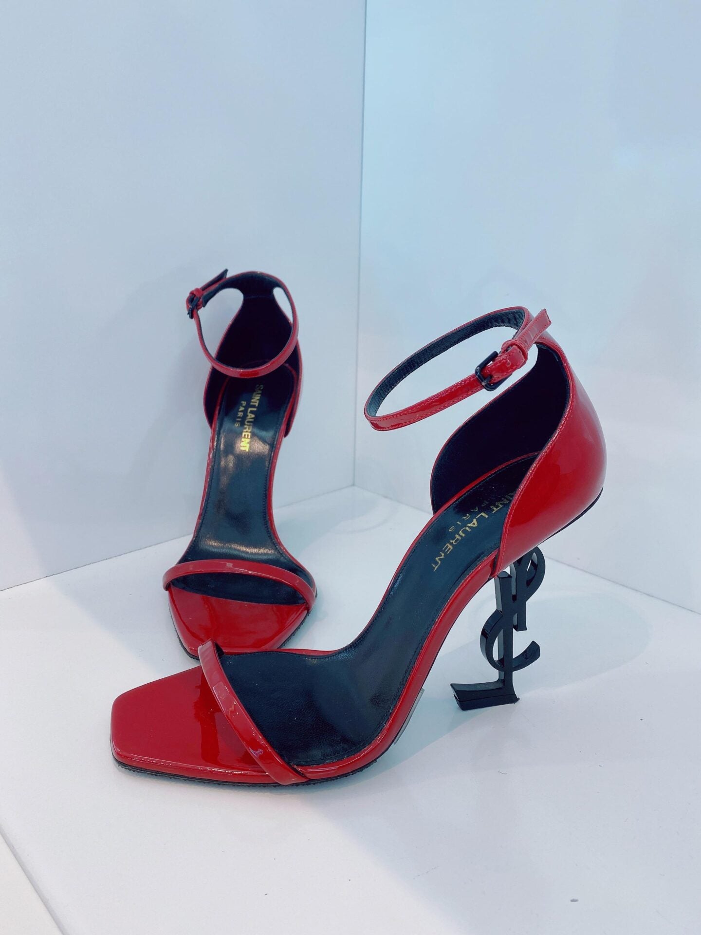 RED PATENT LEATHER AMBER ANKLE STRAP SANDALS 38. 5