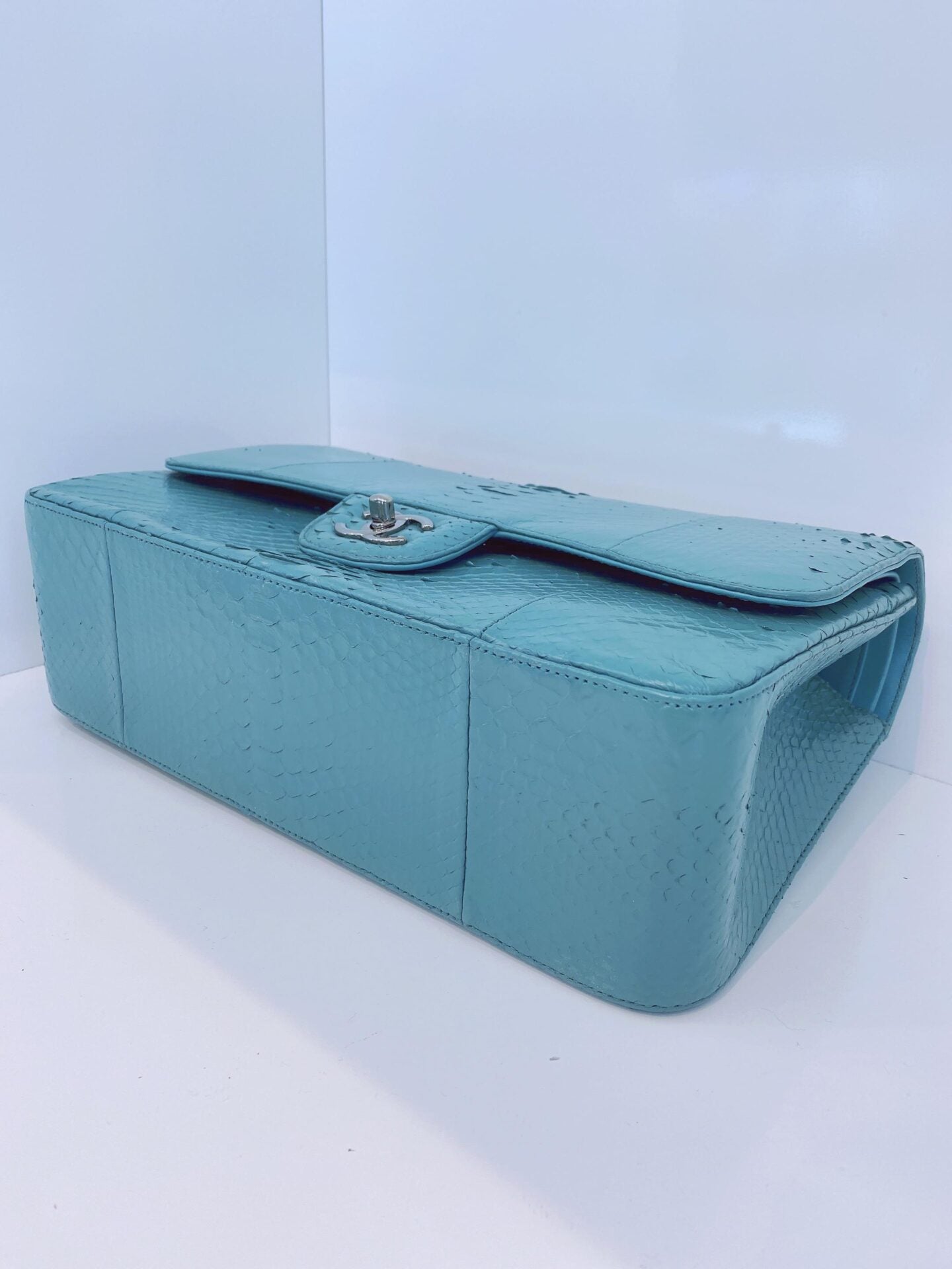 TURQUOISE PYTHON LEATHER JUMBO CLASSIC DOUBLE FLAP HANDBAG SILVER HARDWARE
