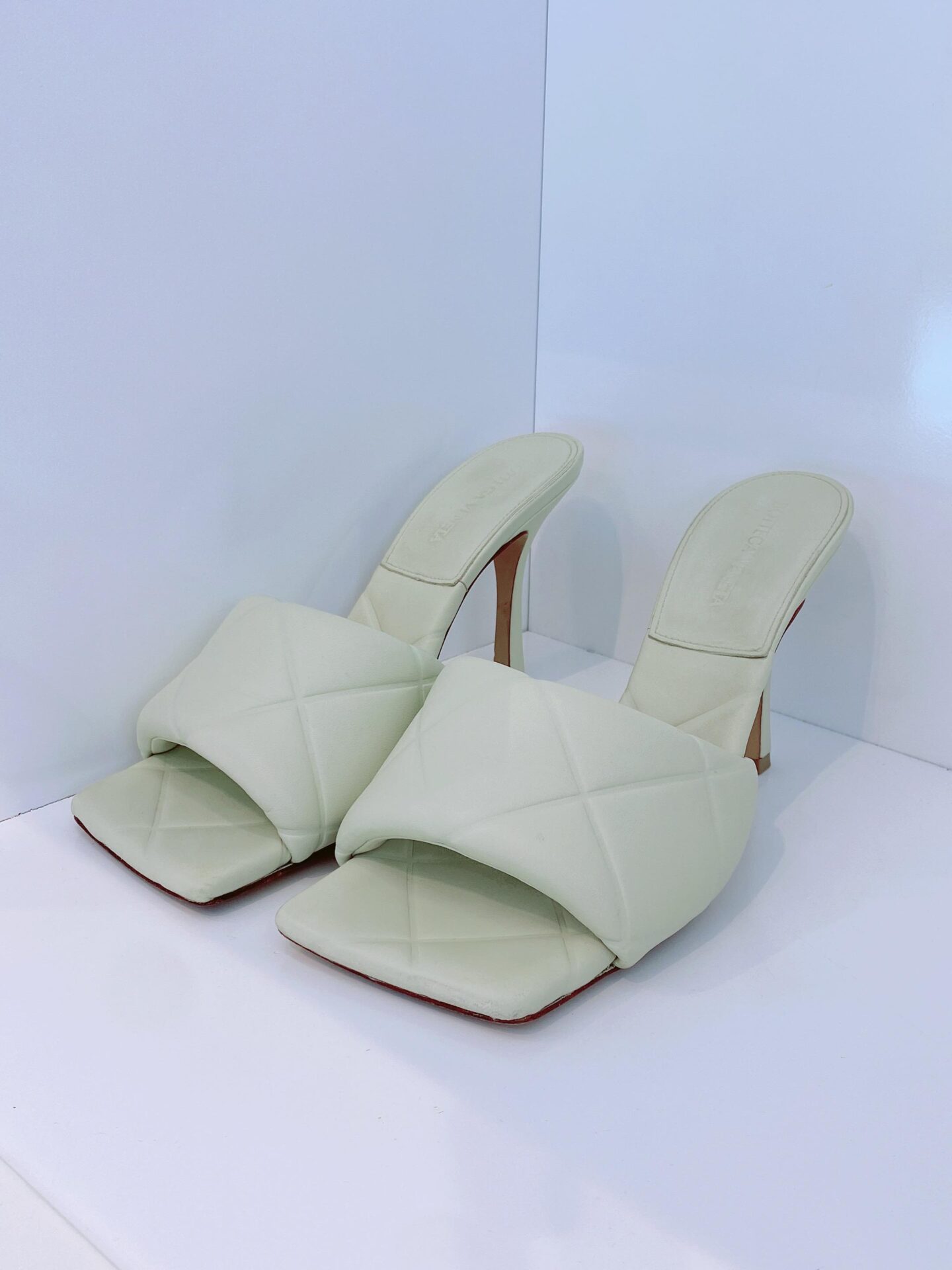 OFF WHITE EMBOSSED LIDO MULES 40