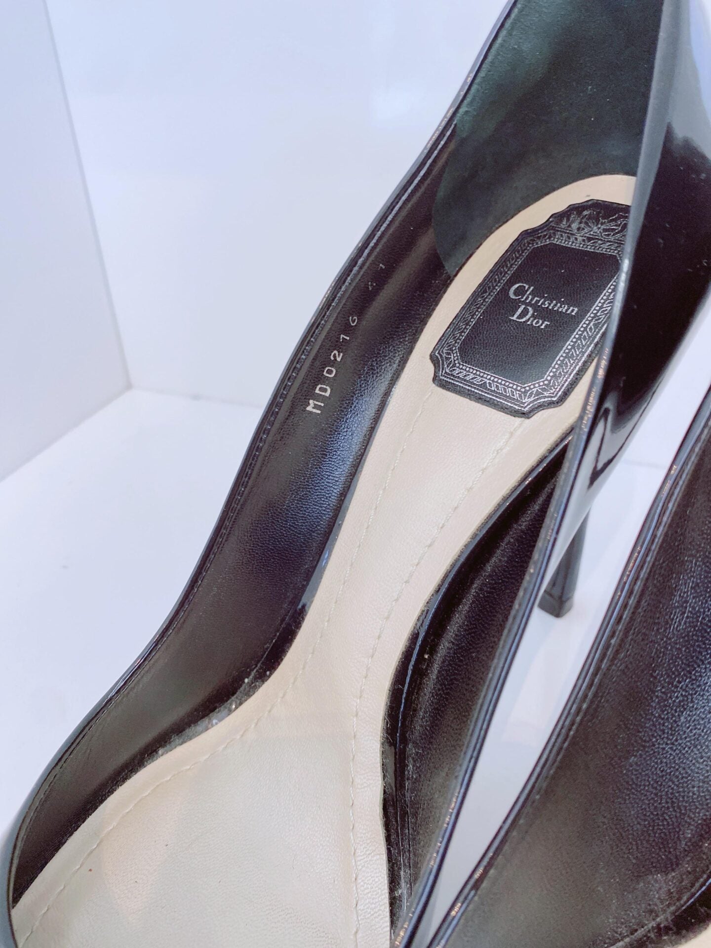 BLACK PATENT POINTED TOE PUMPS 41