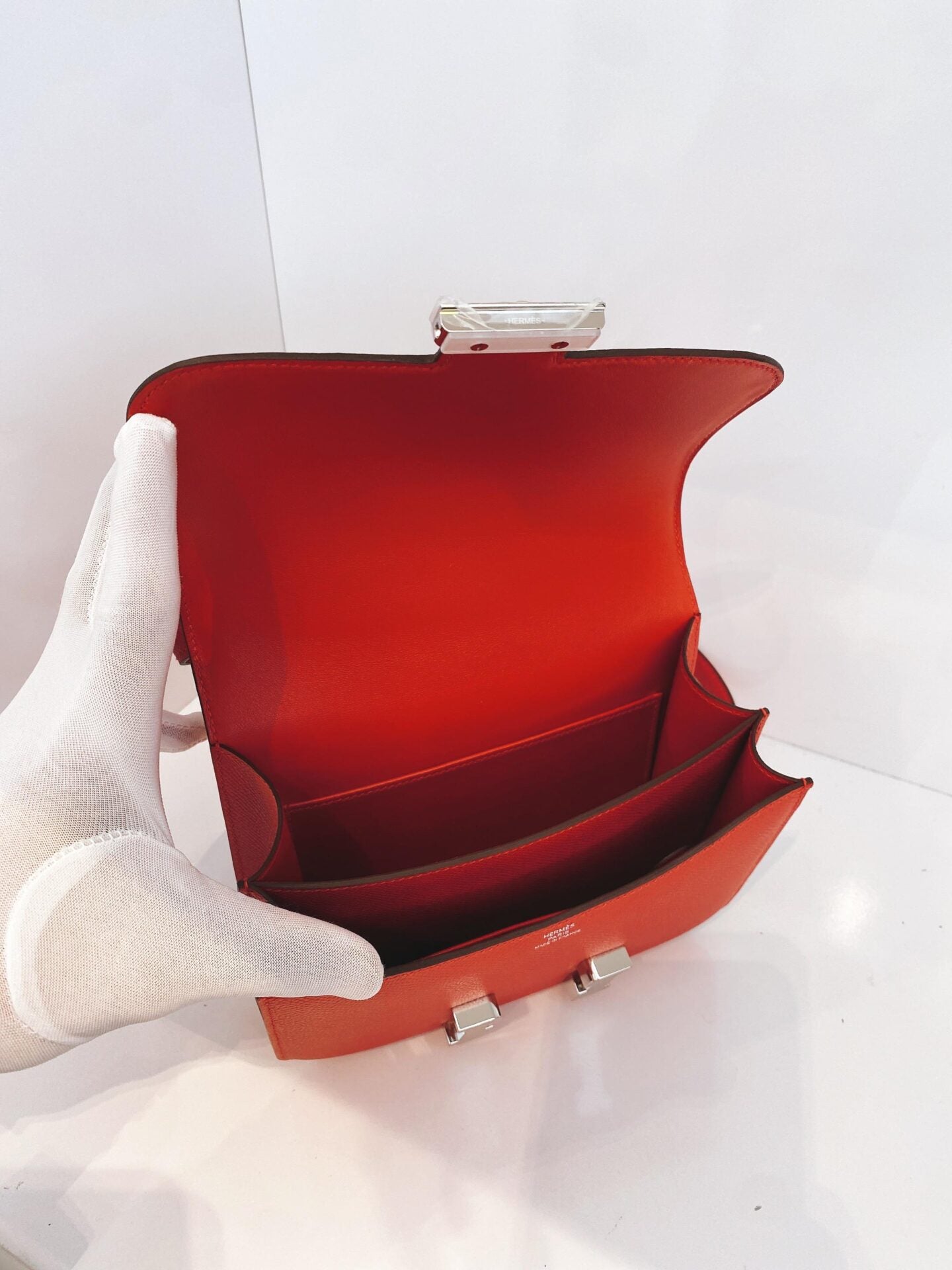 ROUGE RADIEUX CONSTANCE 18 EPSOM LEATHER PALLADIUM HARDWARE