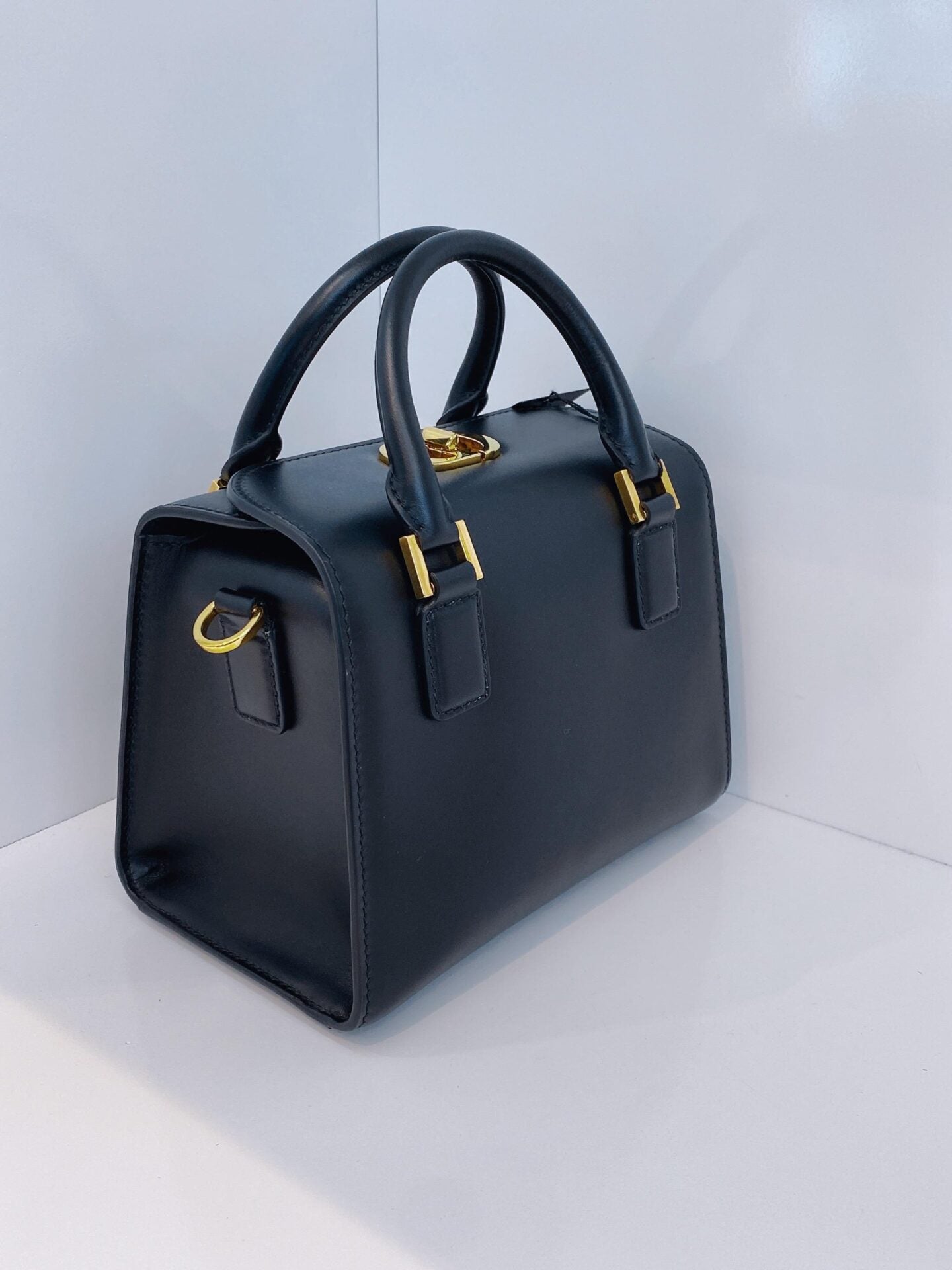 BLACK NEW LINE SHOULDER BAG