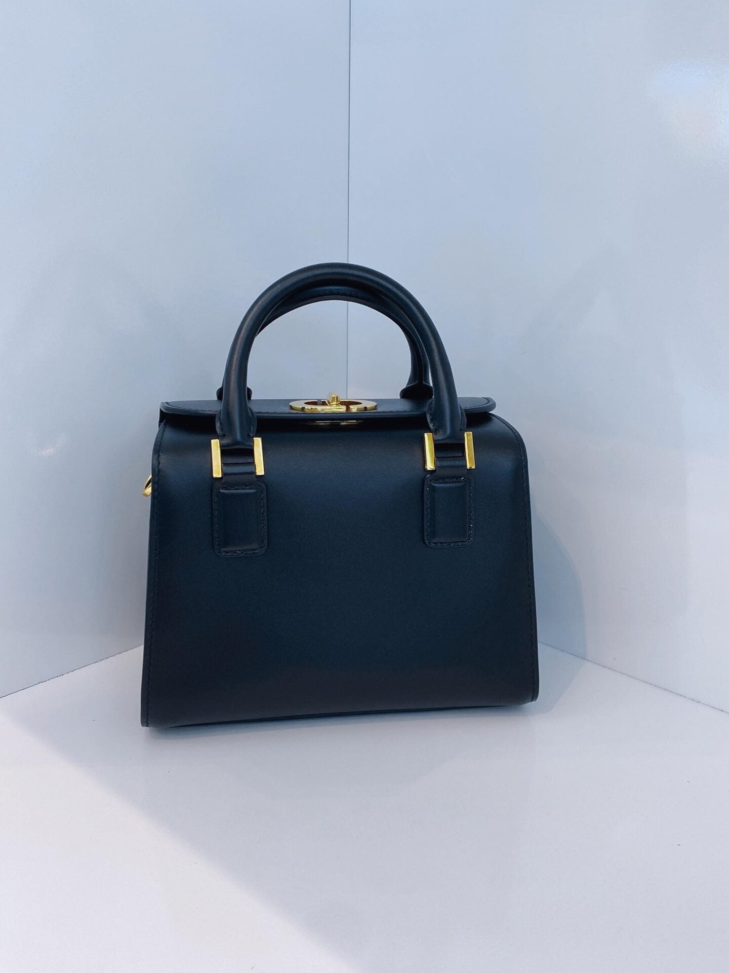 BLACK NEW LINE SHOULDER BAG