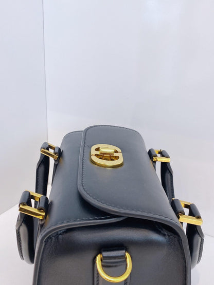 BLACK NEW LINE SHOULDER BAG