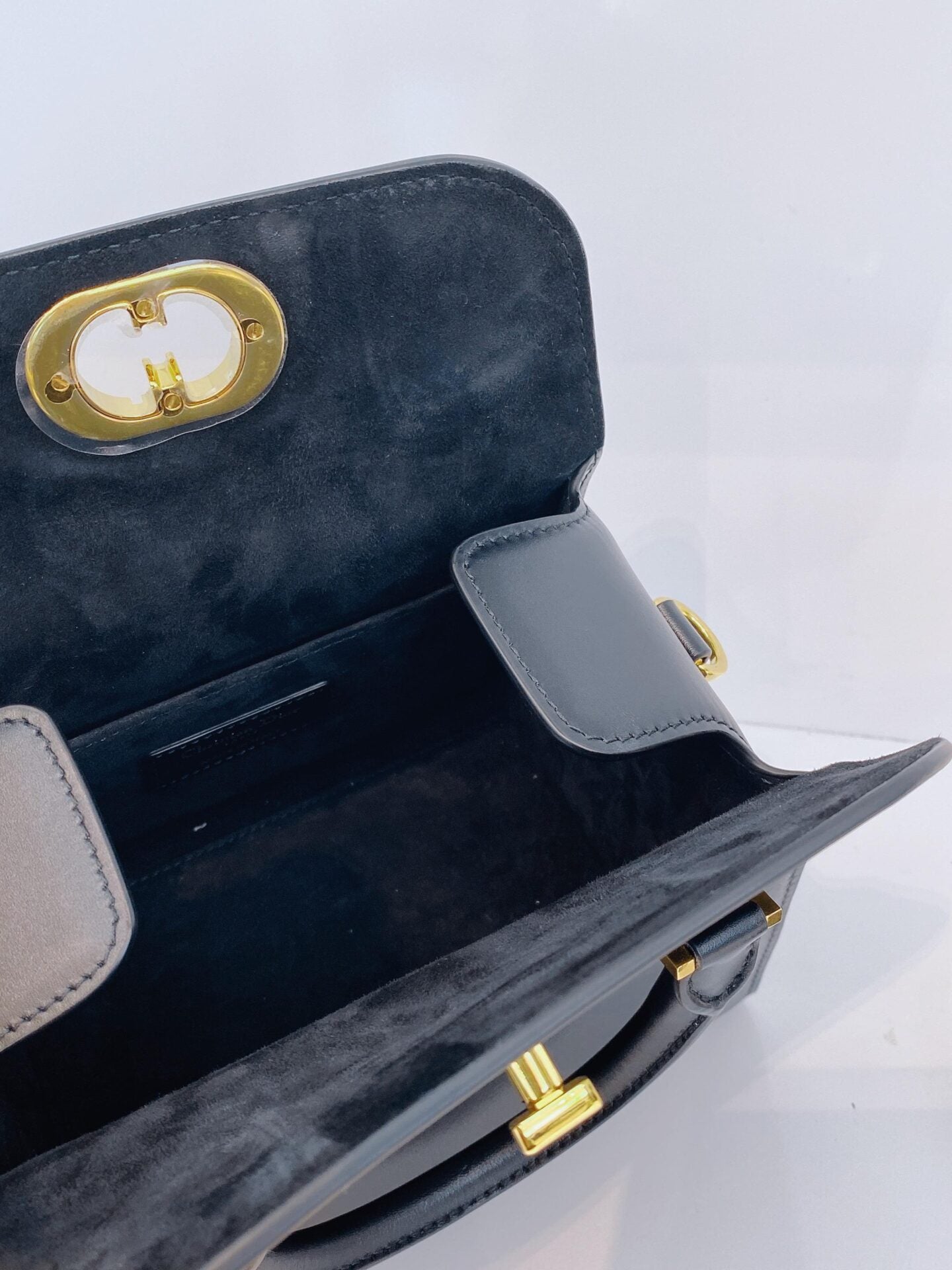 BLACK NEW LINE SHOULDER BAG