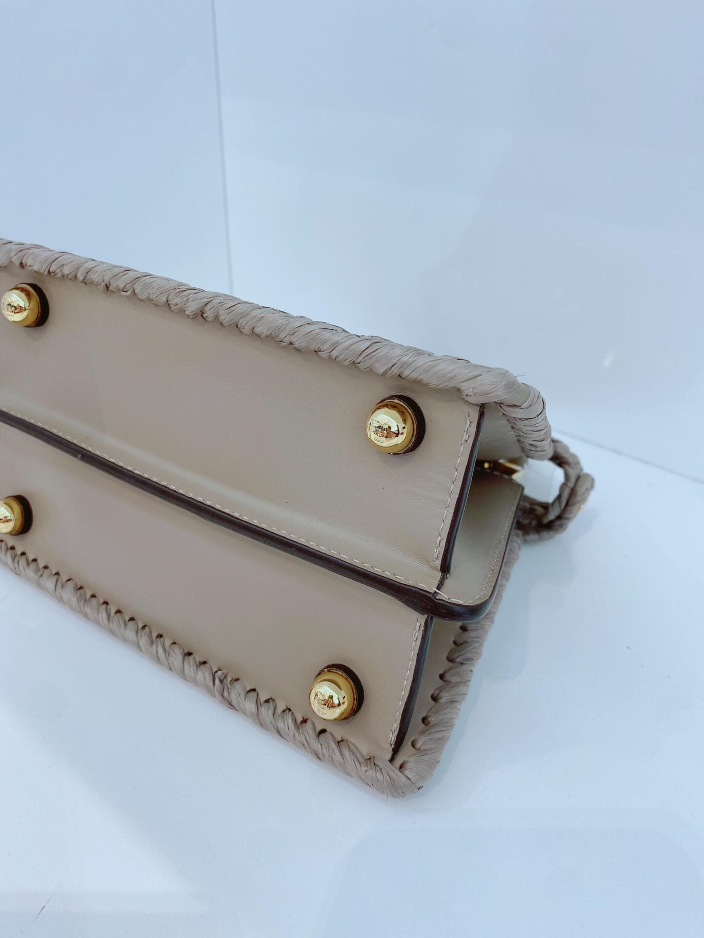 GRAY EMBROIDERED TORTORA CALF LEATHER ISEEU PETITE PEEKABOO