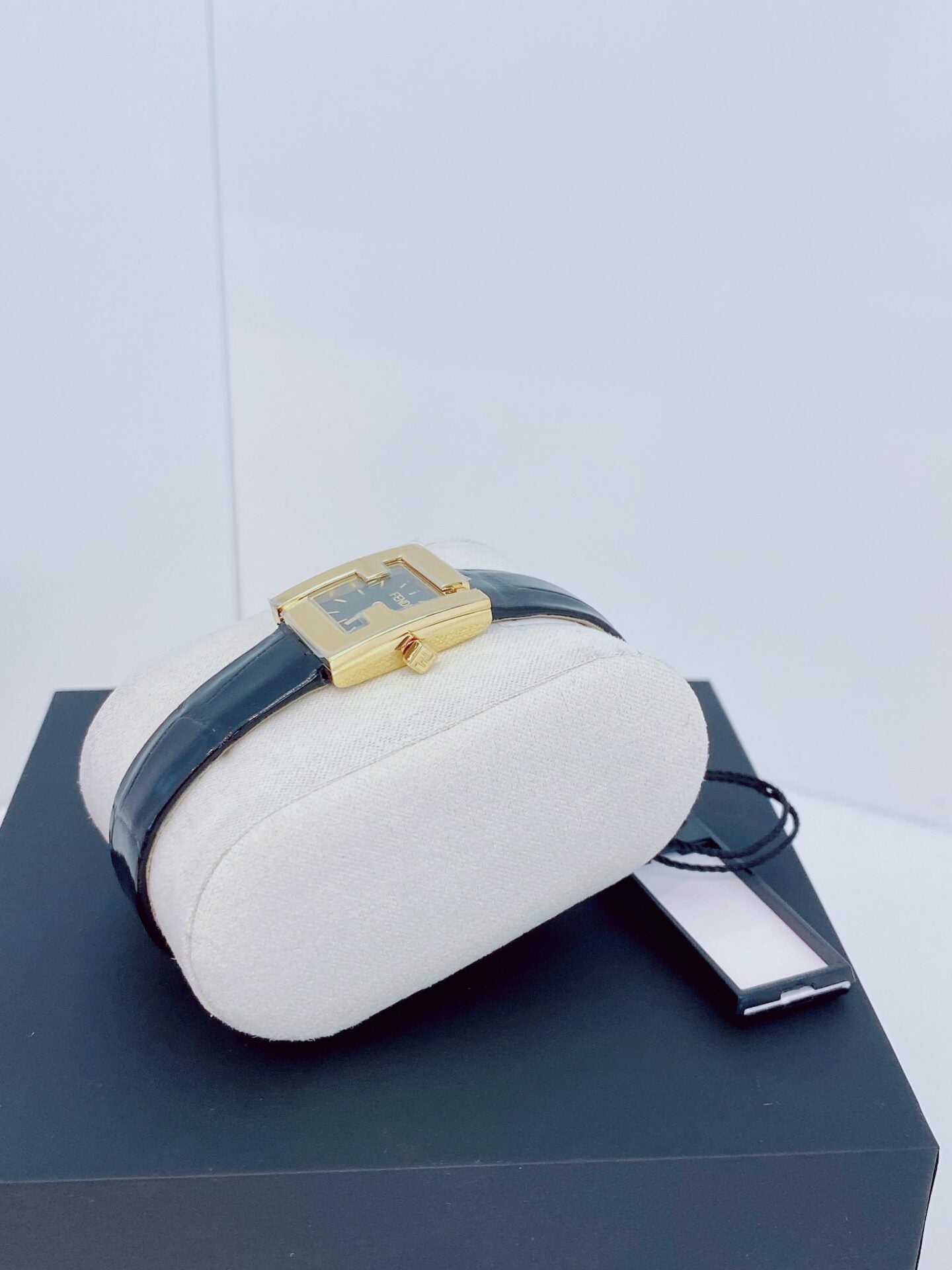 BLACK ALLIGATOR STRAP SQUARE FACE WATCH