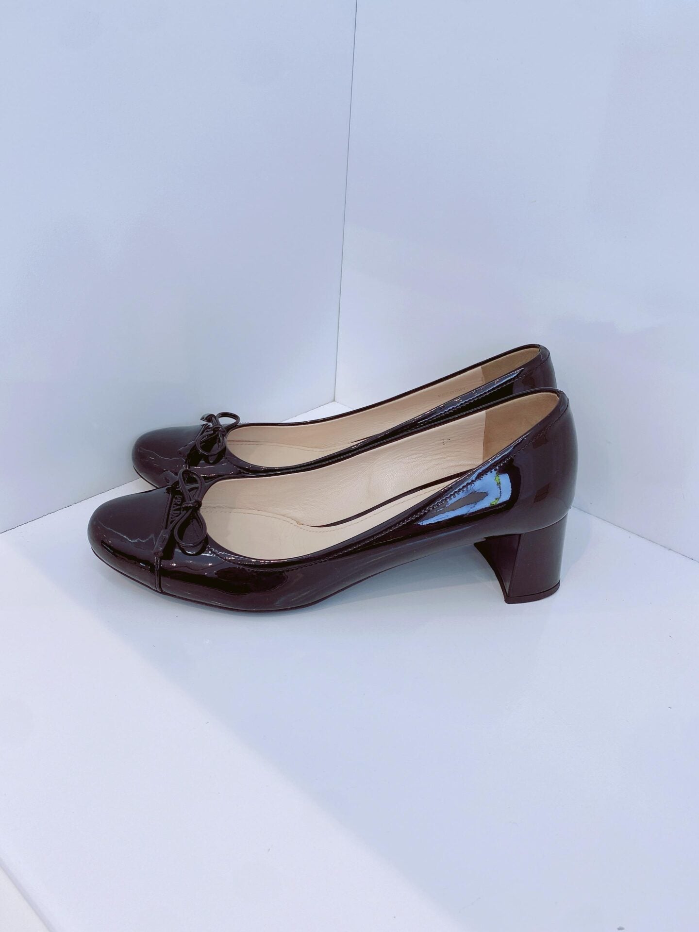 BLACK PATENT LEATHER CAP TOE BLOCK HEELP PUMPS 37.5