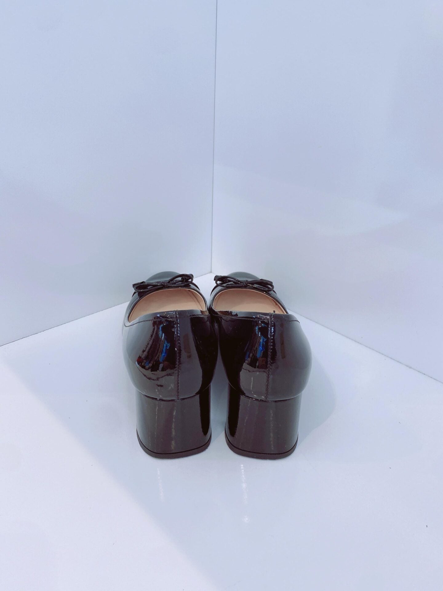 BLACK PATENT LEATHER CAP TOE BLOCK HEELP PUMPS 37.5