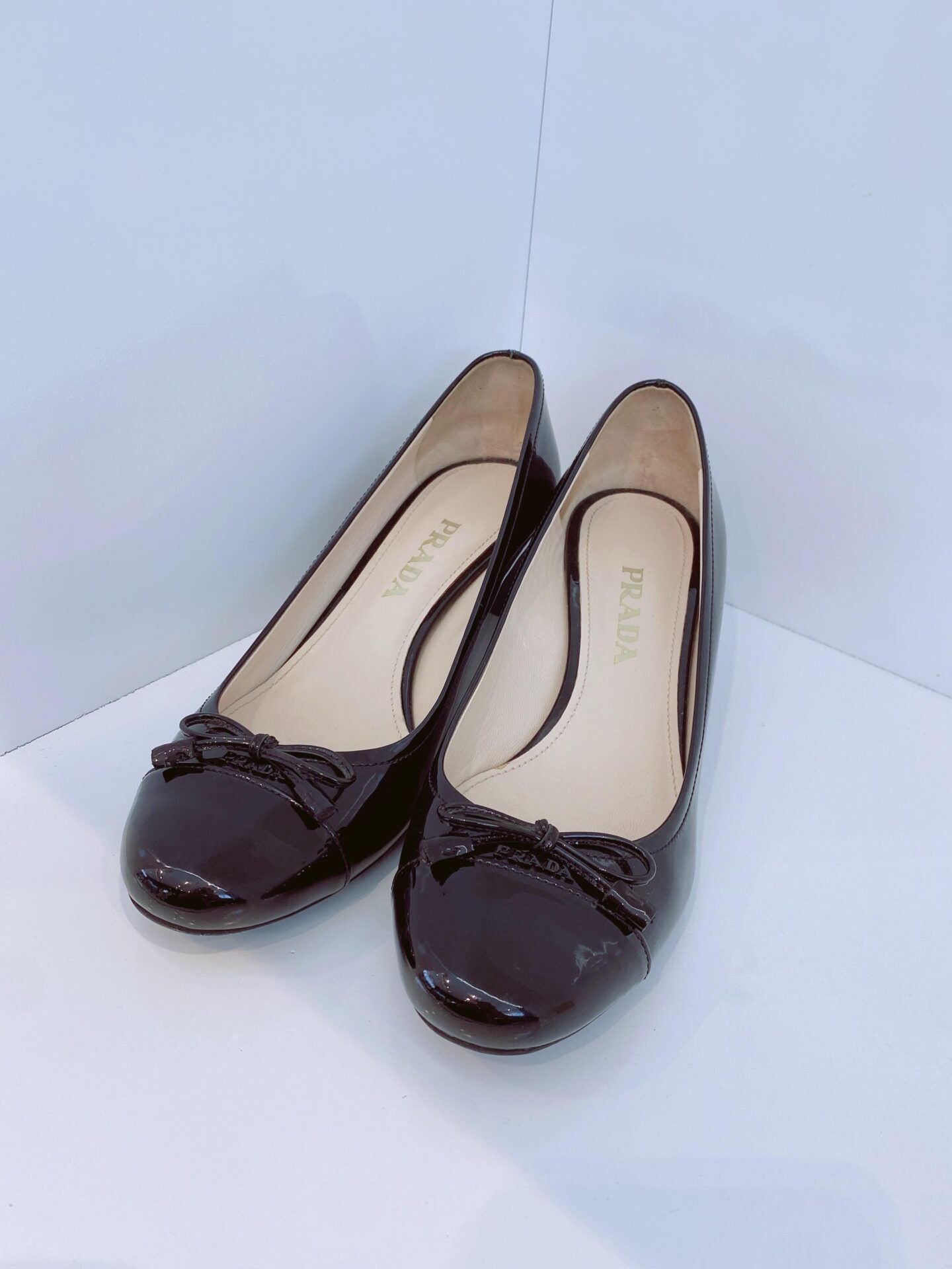 BLACK PATENT LEATHER CAP TOE BLOCK HEELP PUMPS 37.5