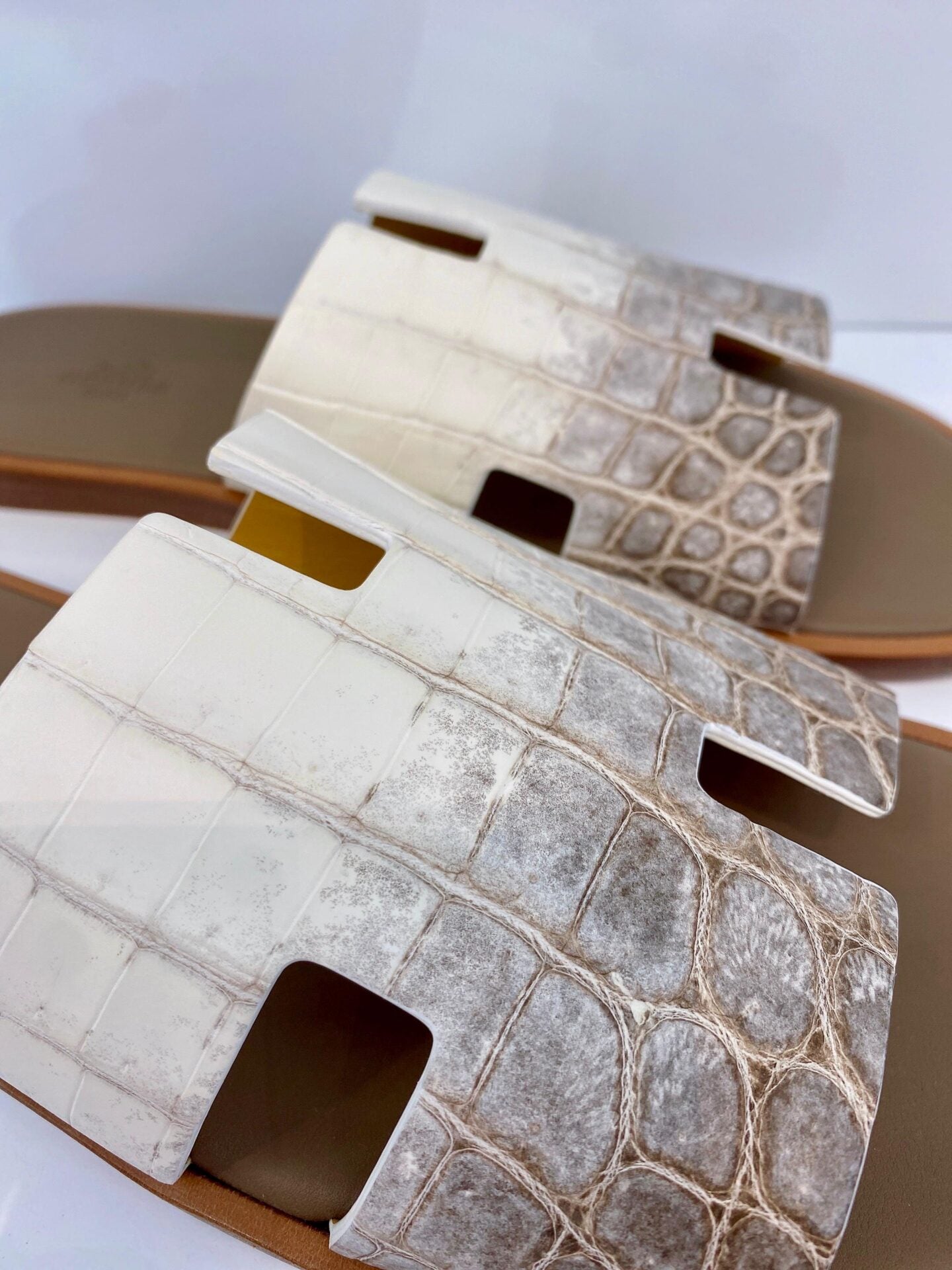 IZMIR HIMALAYAN CROCODILE LEATHER SANDALS 43