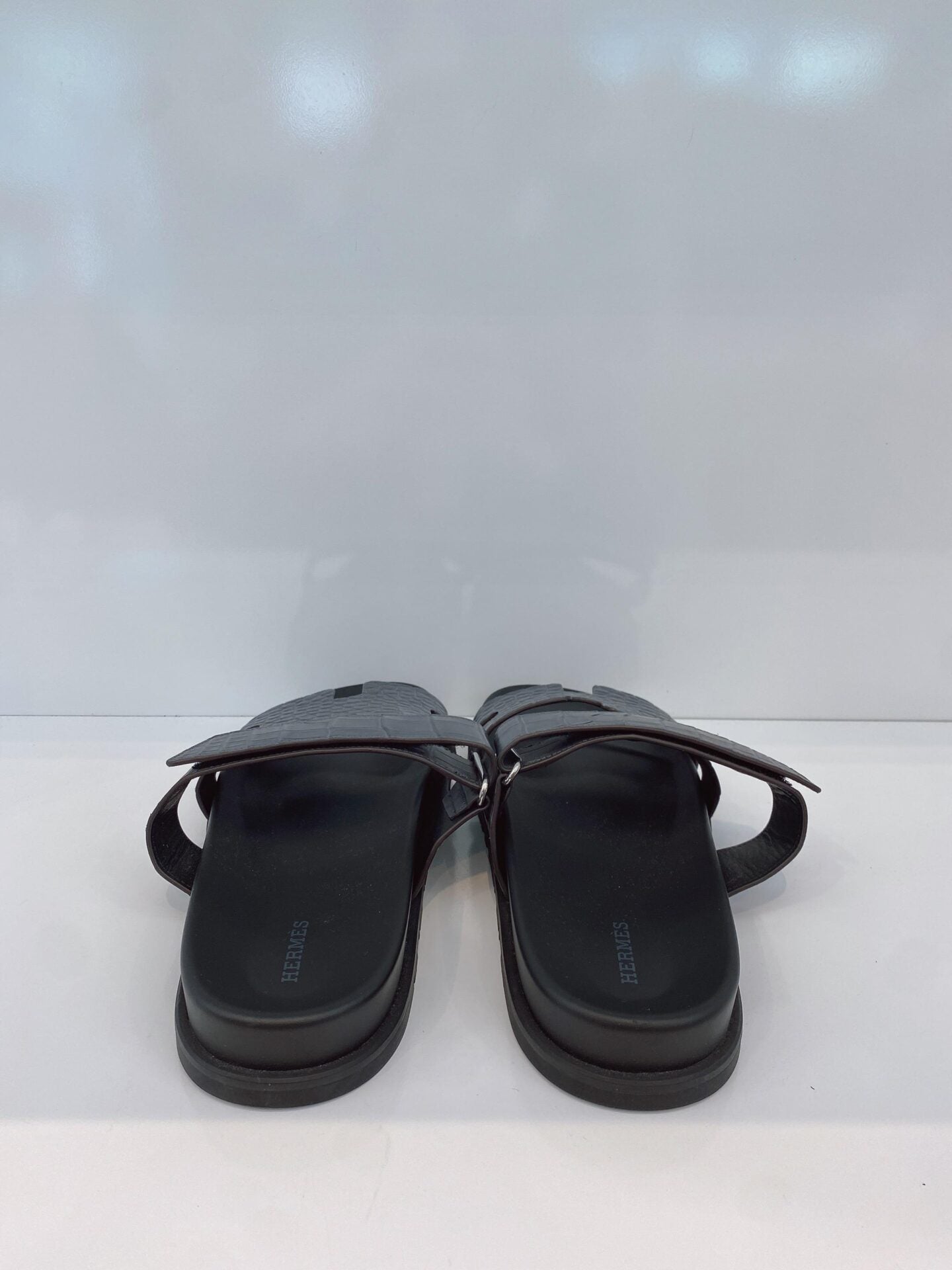 GREY CROCODILE LEATHER CHYPRE SANDALS 43.5