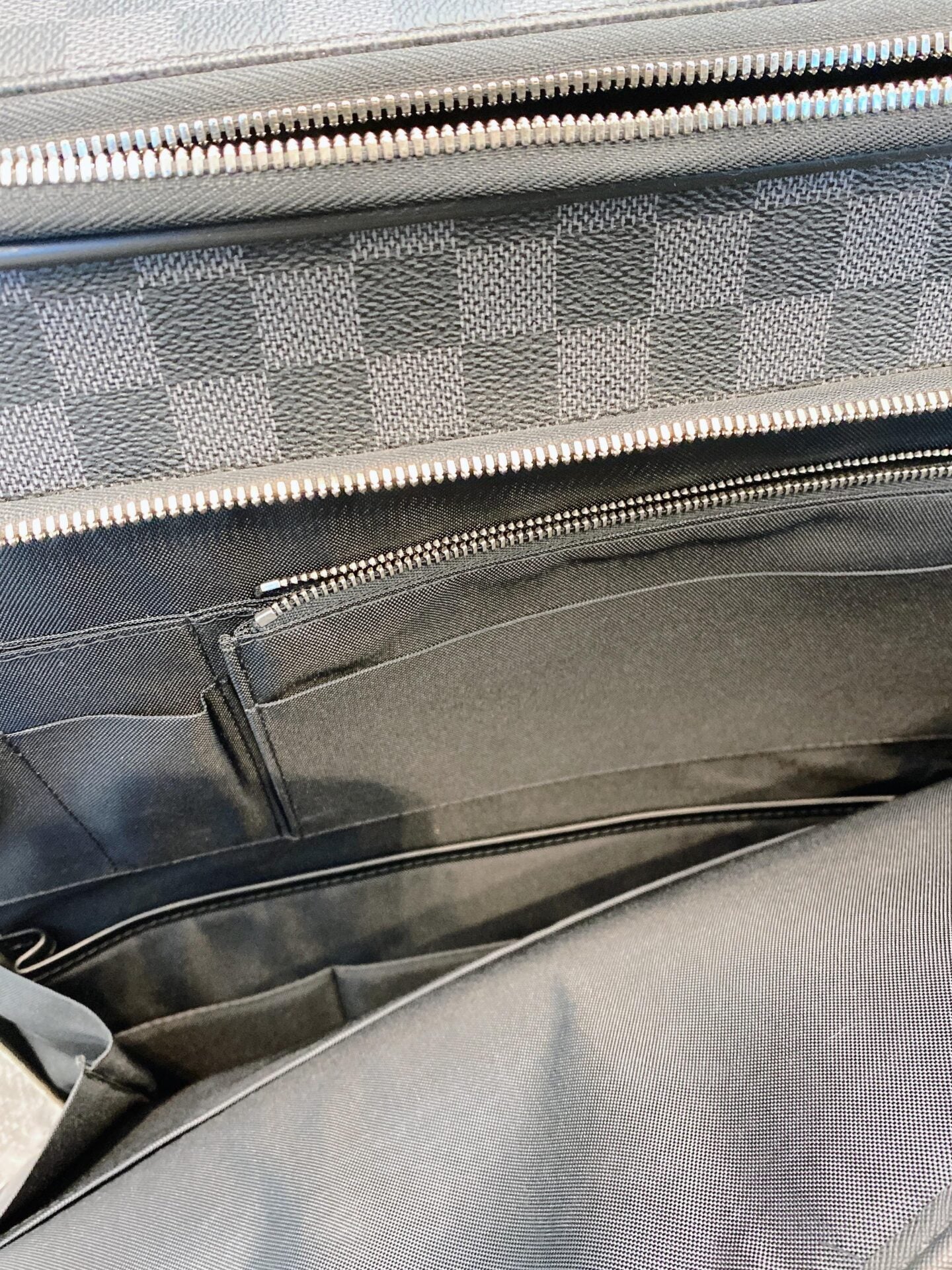 DAMIER GRAPHITE CANVAS BUSINESS PEGASE LEGERE 55 LUGGAGE