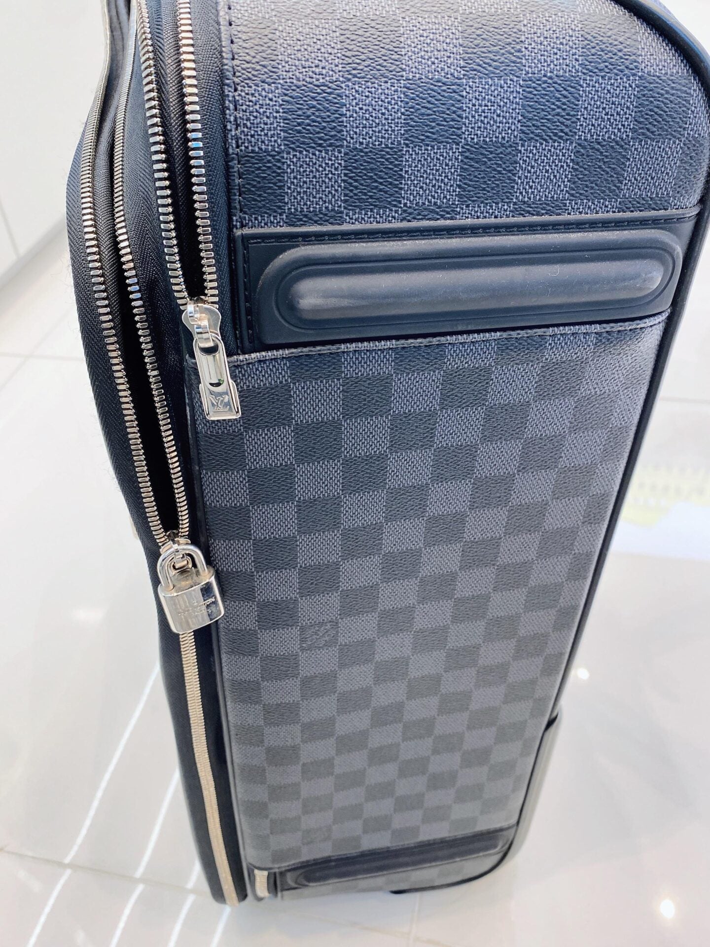 DAMIER GRAPHITE CANVAS BUSINESS PEGASE LEGERE 55 LUGGAGE